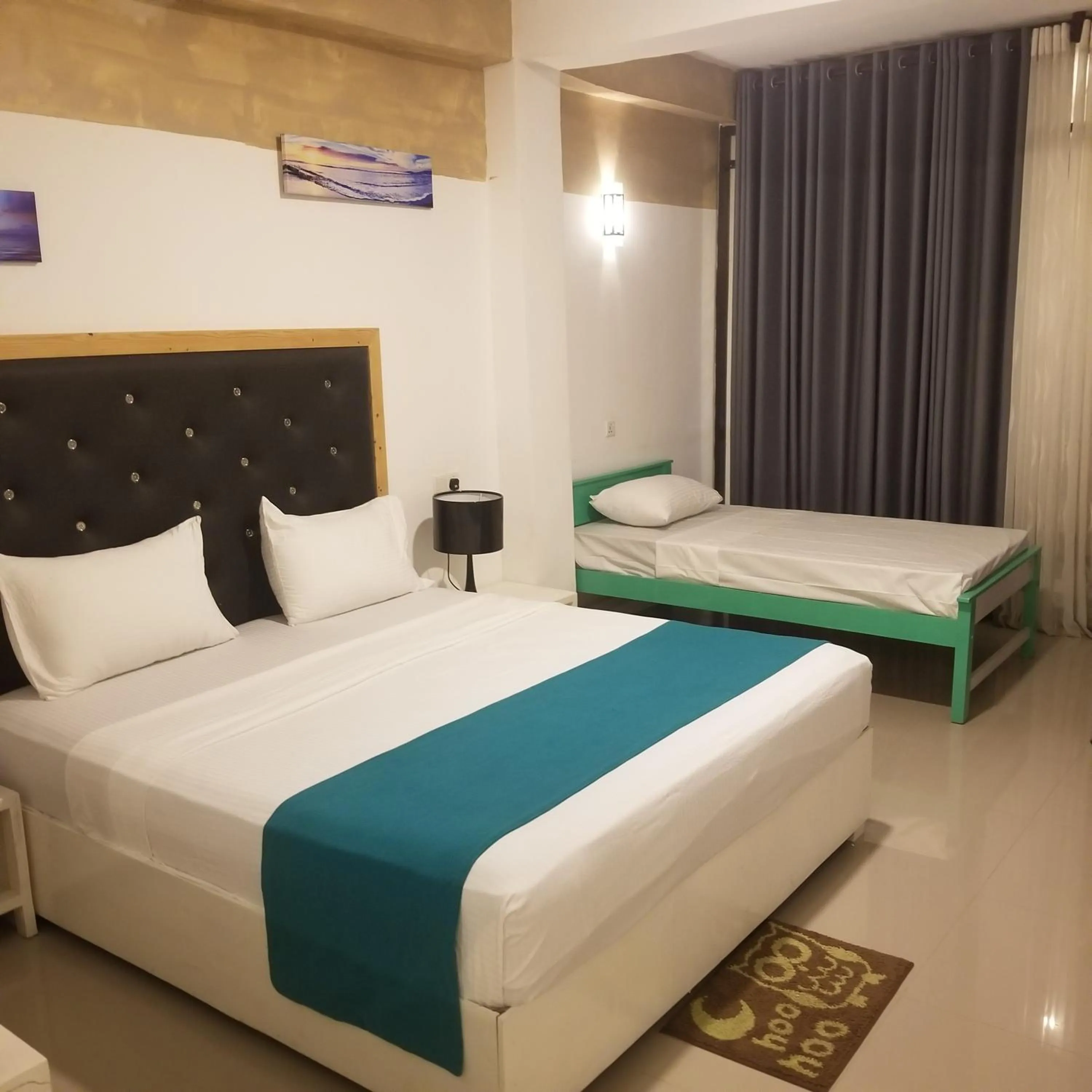 Photo of the whole room, Bed in One World Mirissa