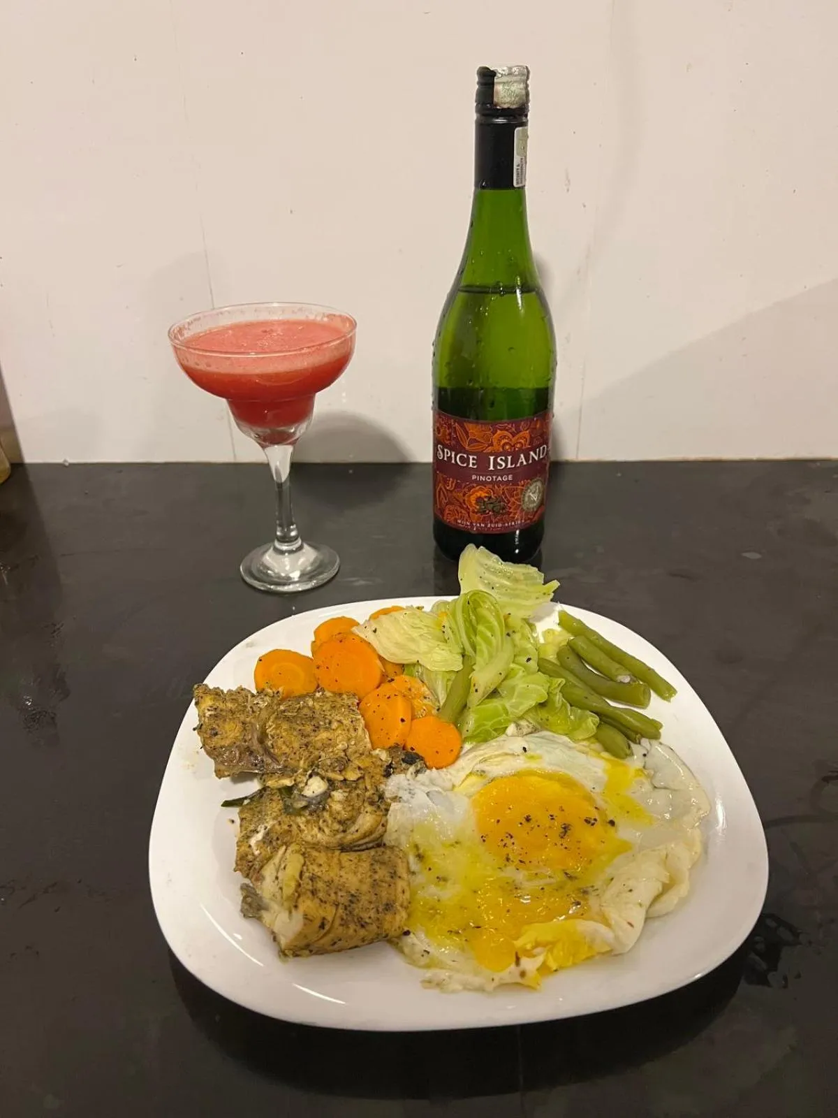 Food and drinks in One World Mirissa