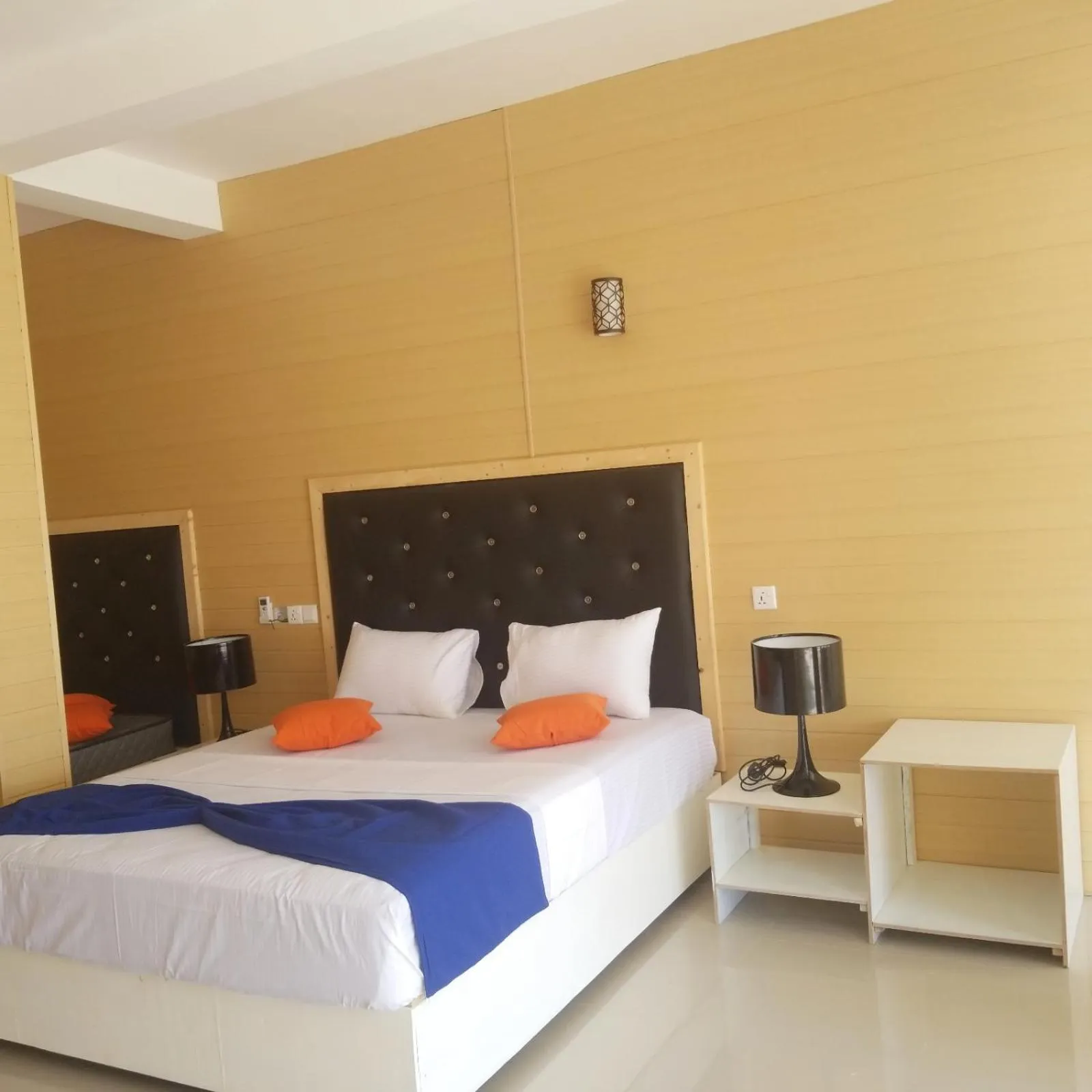 Bed in One World Mirissa