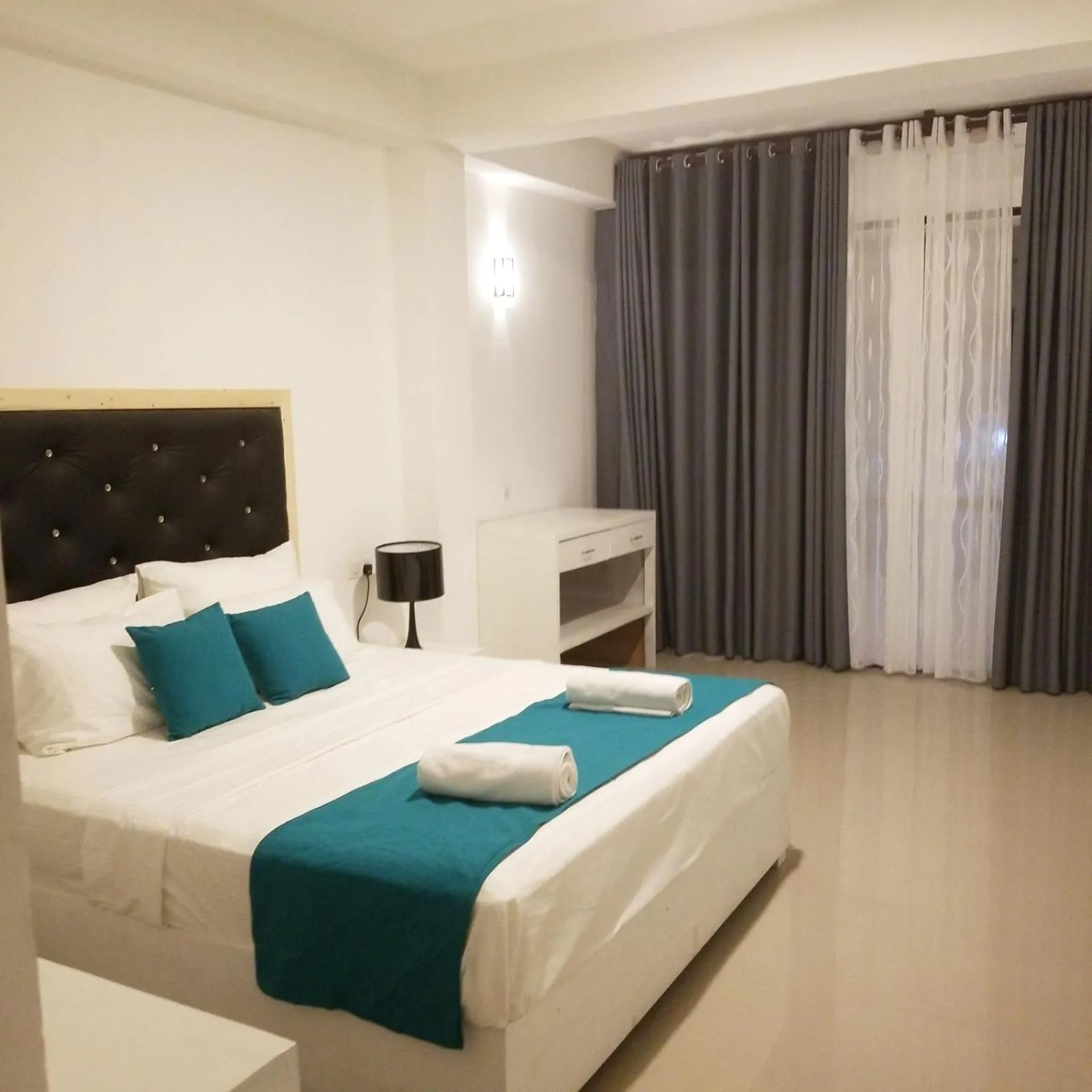 Bed in One World Mirissa