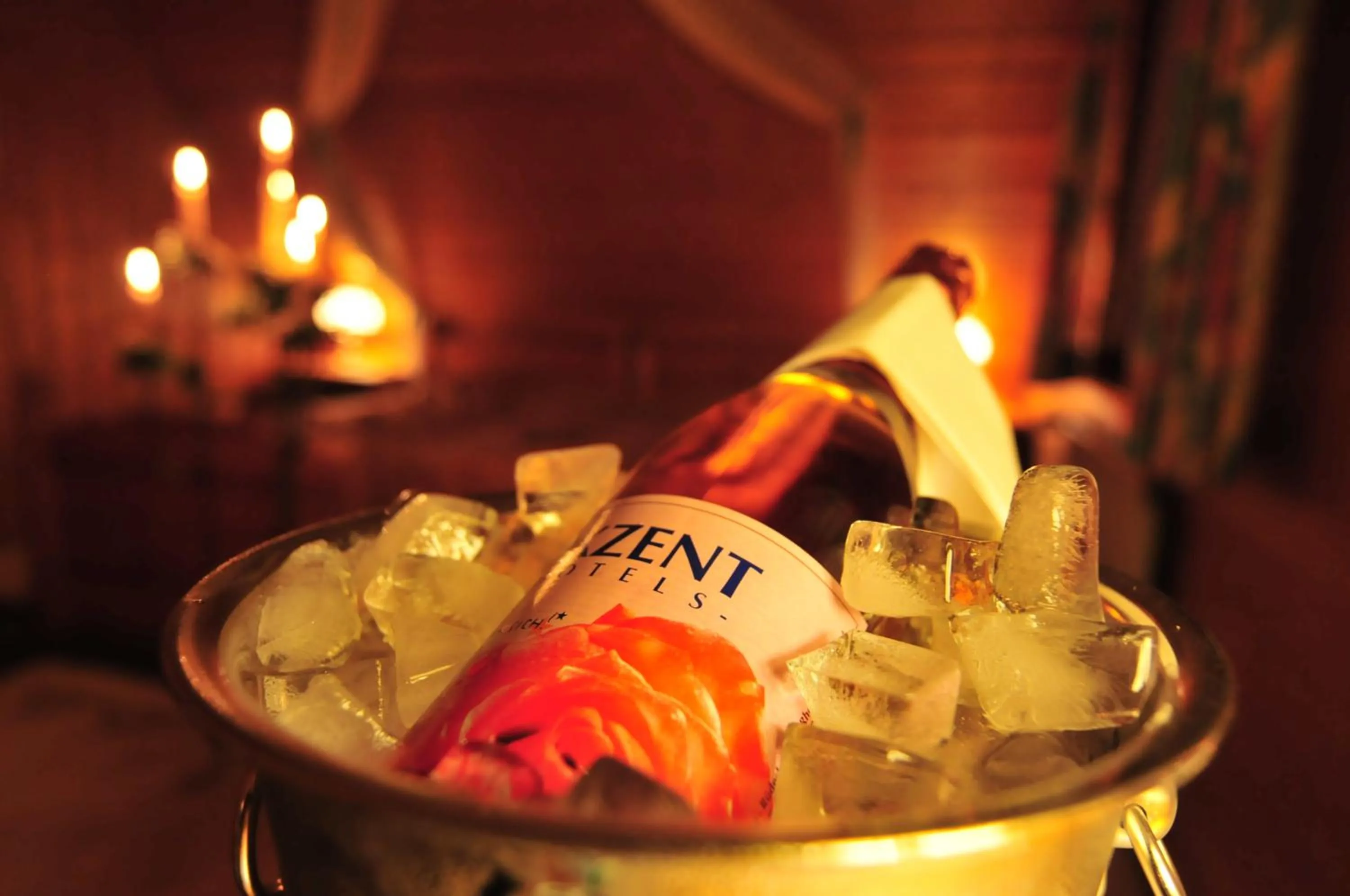 Alcoholic drinks in Akzent Hotel Zur Wasserburg - Hotel Garni bed & breakfast