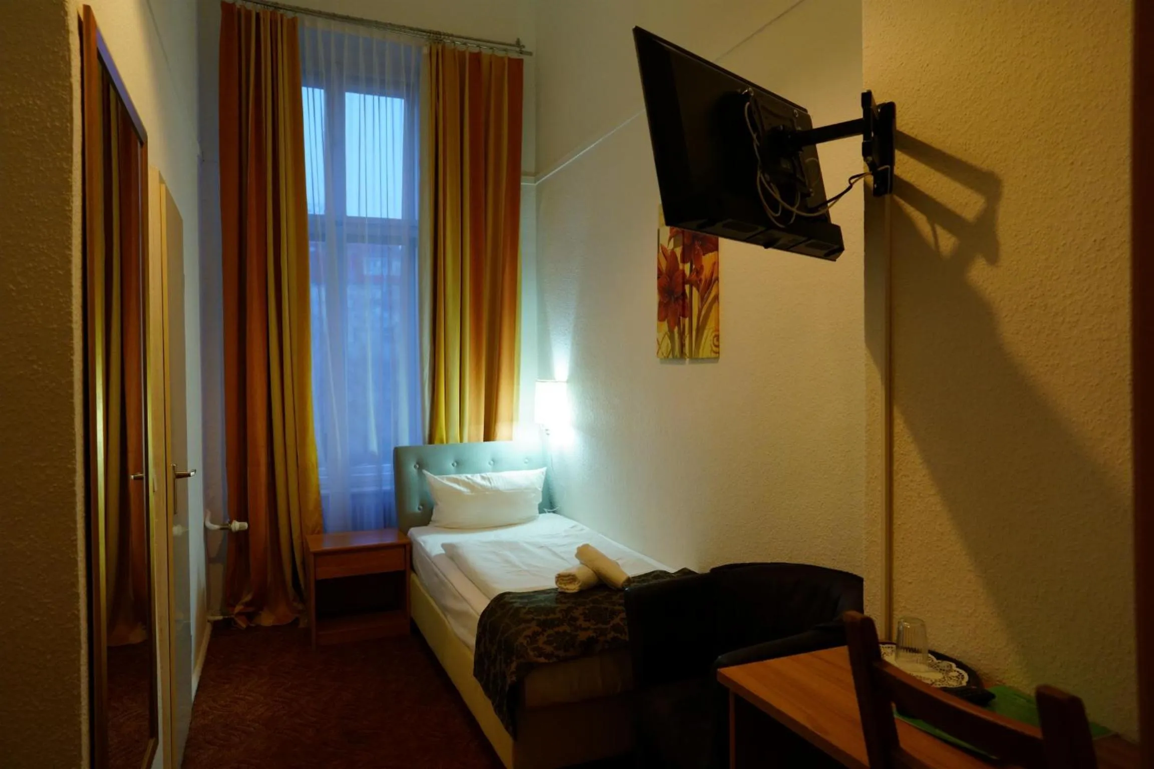 Photo of the whole room, Bed in City Pension Berlin