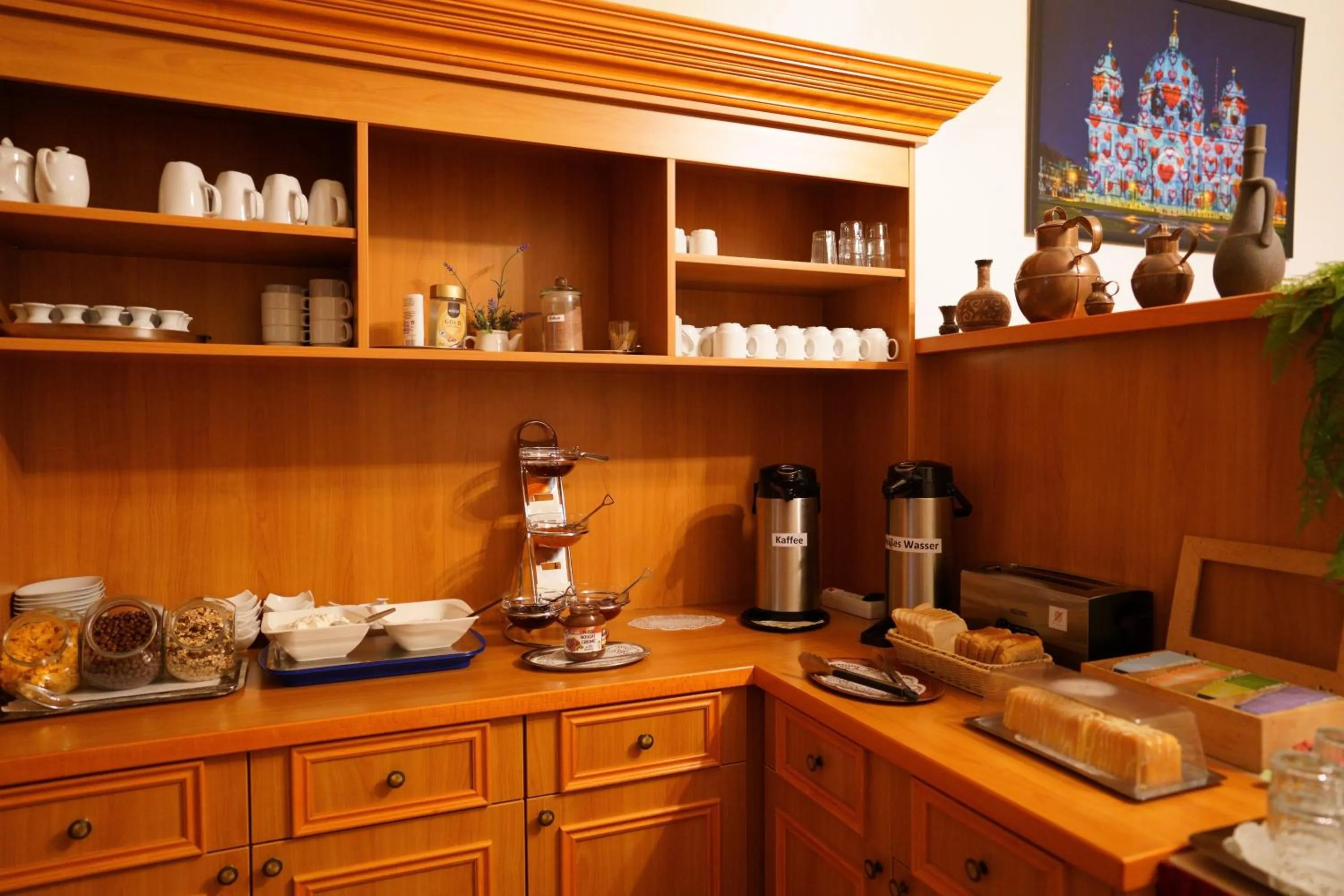 Buffet breakfast in City Pension Berlin