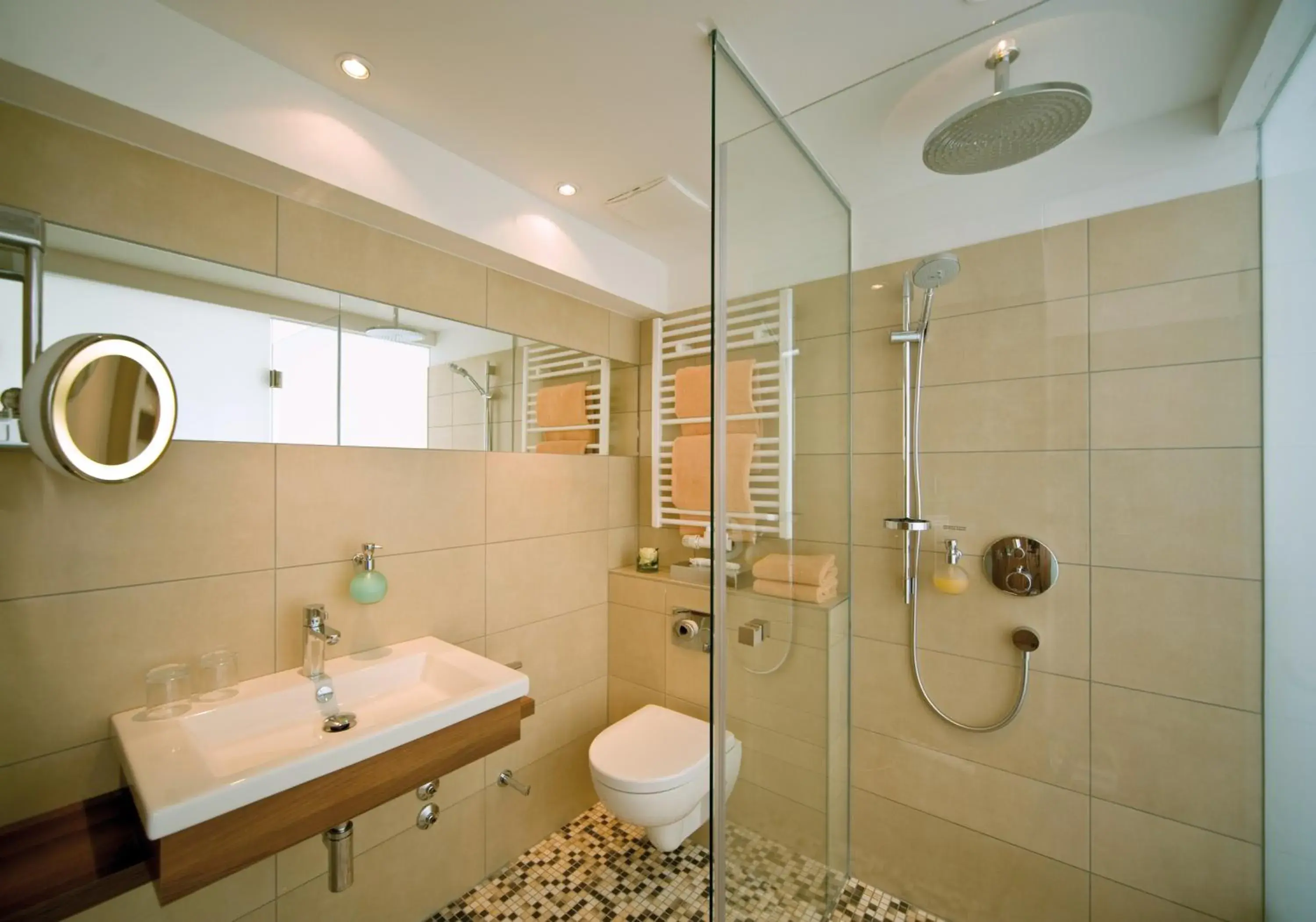 Family Room (3 Guests) in Parkhotel Oberhausen Family Room (3 Guests) in Parkhotel Oberhausen