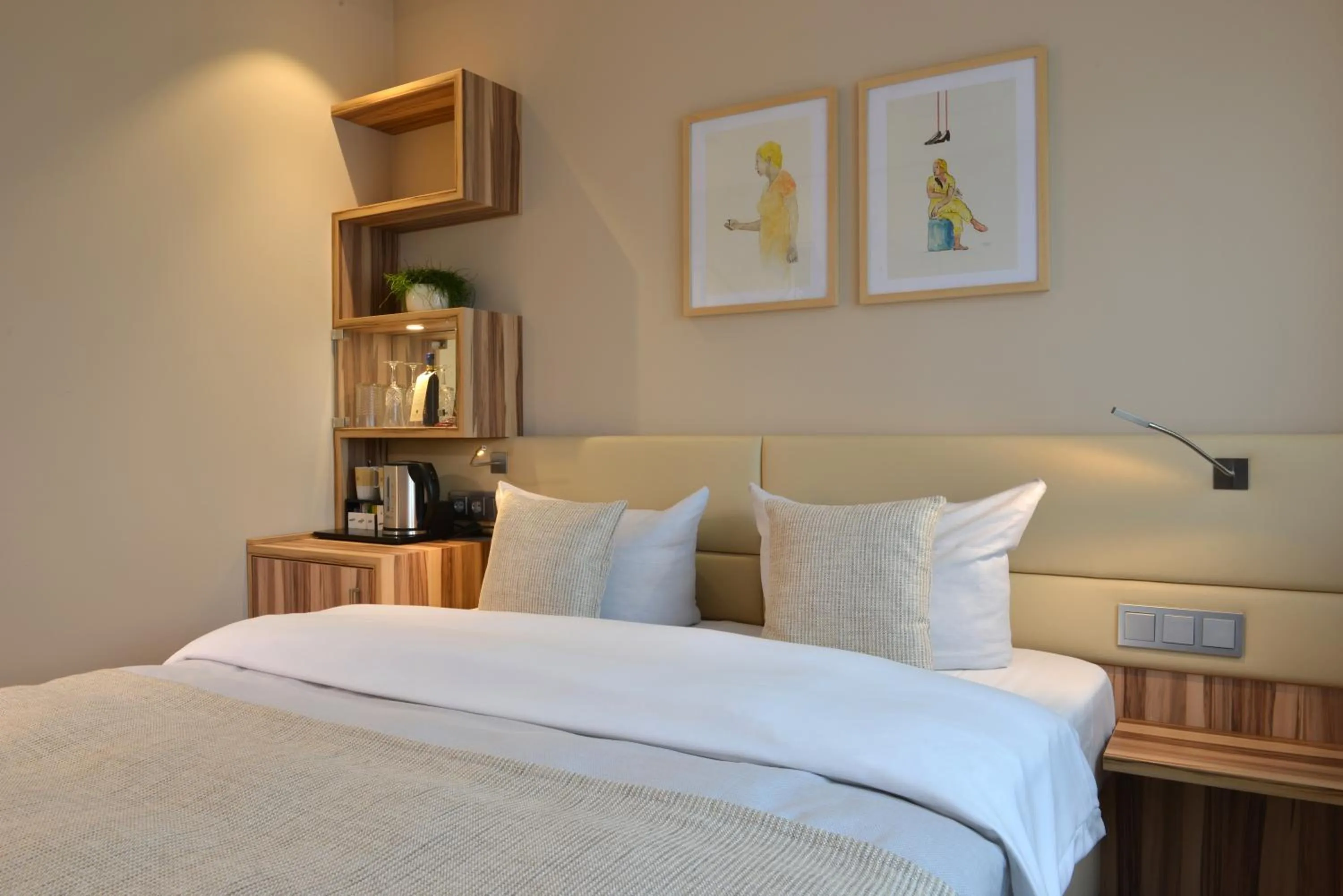 Photo of the whole room, Bed in Parkhotel Oberhausen