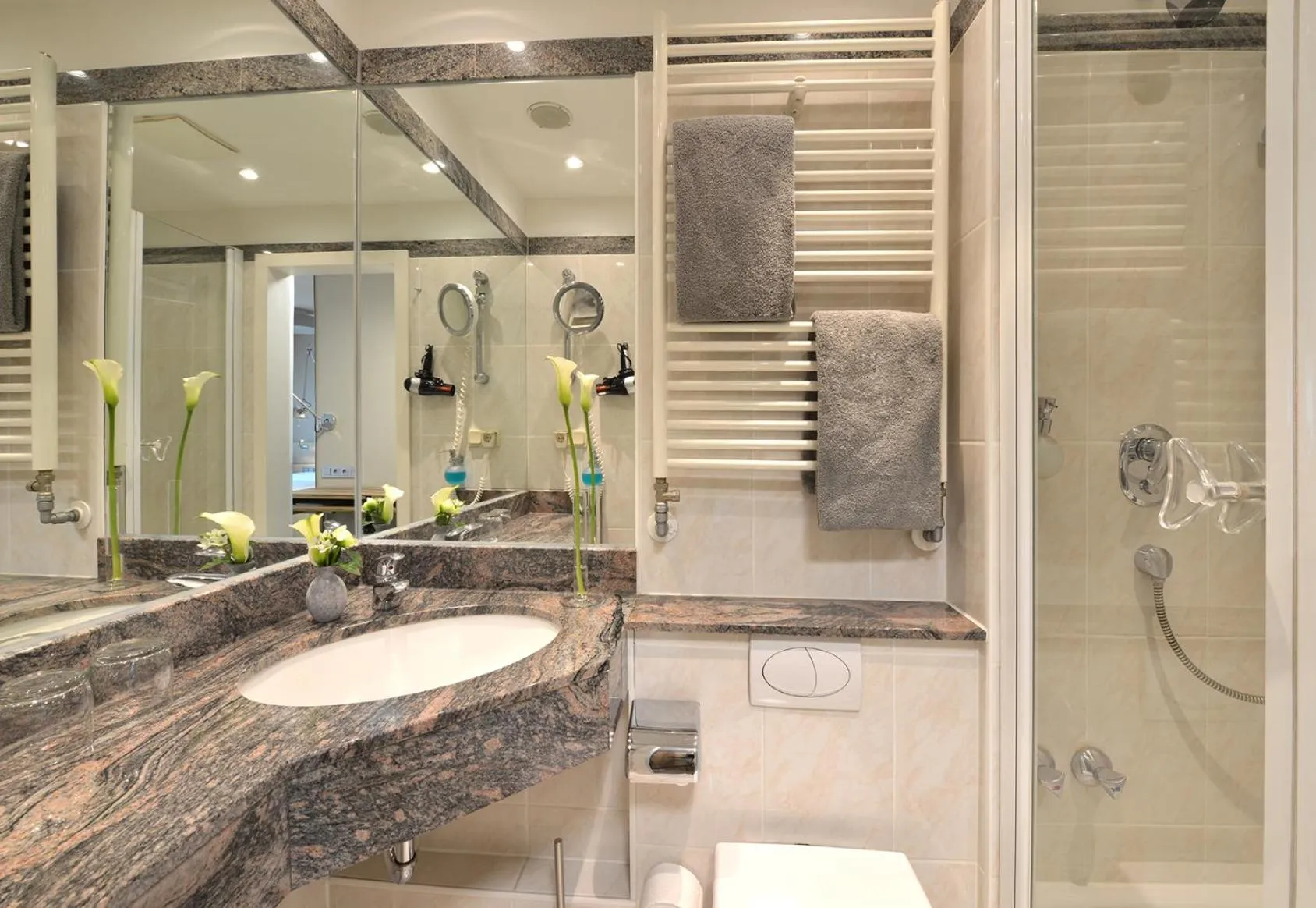 Shower in Parkhotel Oberhausen