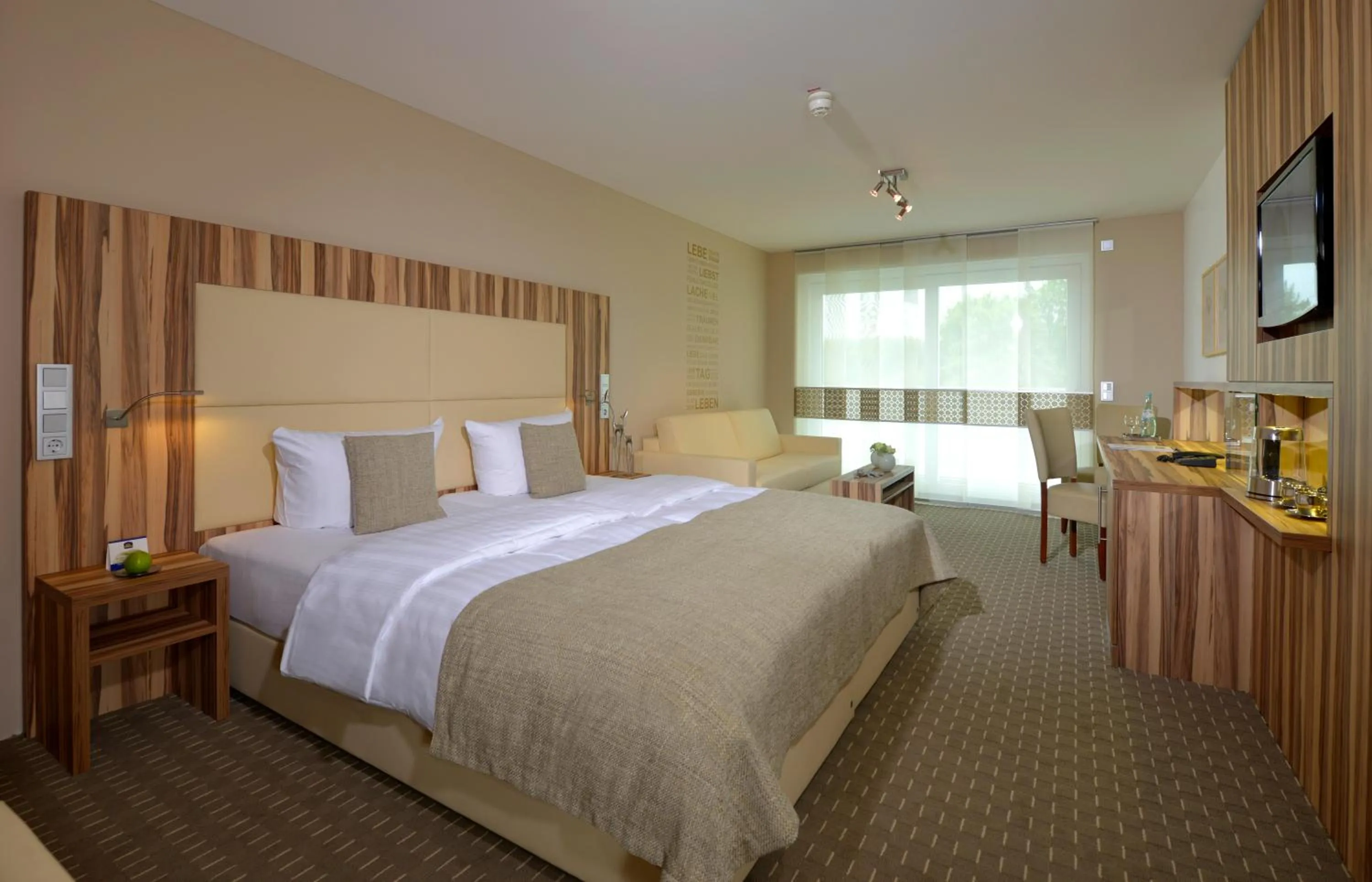 Photo of the whole room, Bed in Parkhotel Oberhausen