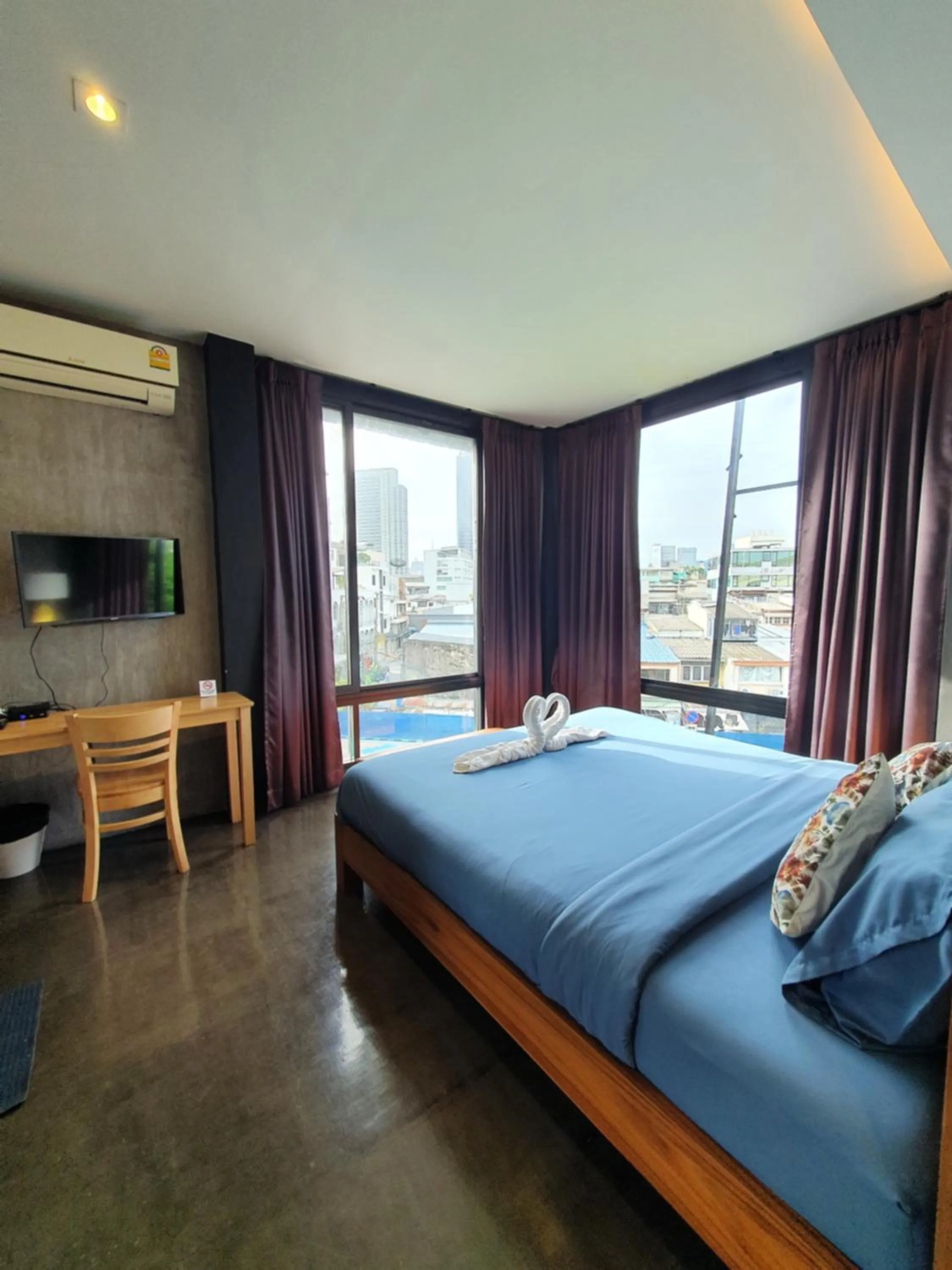 Bed in Baan Wualamphong บ้านวัวลำพอง