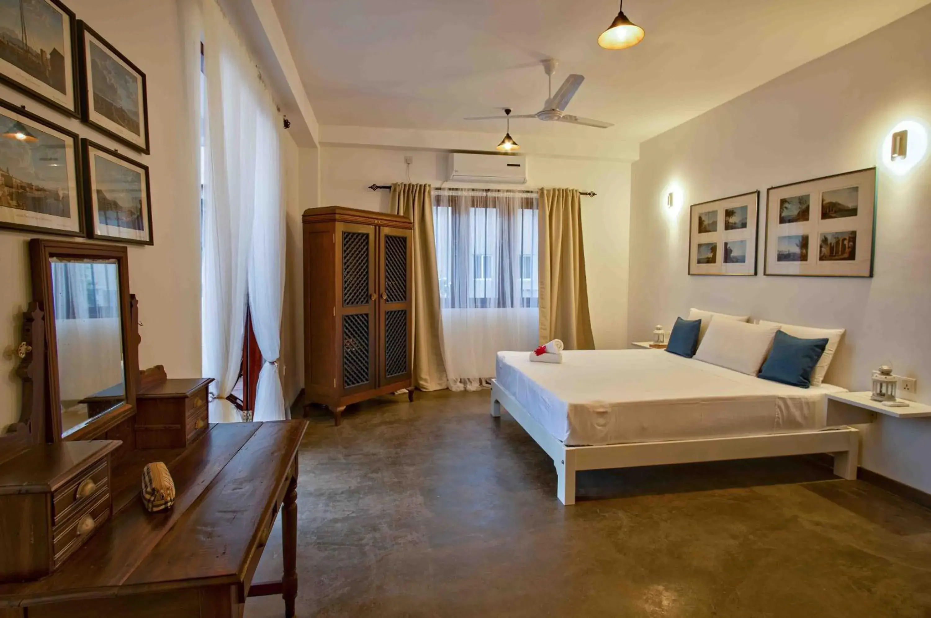 Deluxe King Room - single occupancy in Brixia Cafe & Guest Deluxe King Room - single occupancy in Brixia Cafe & Guest