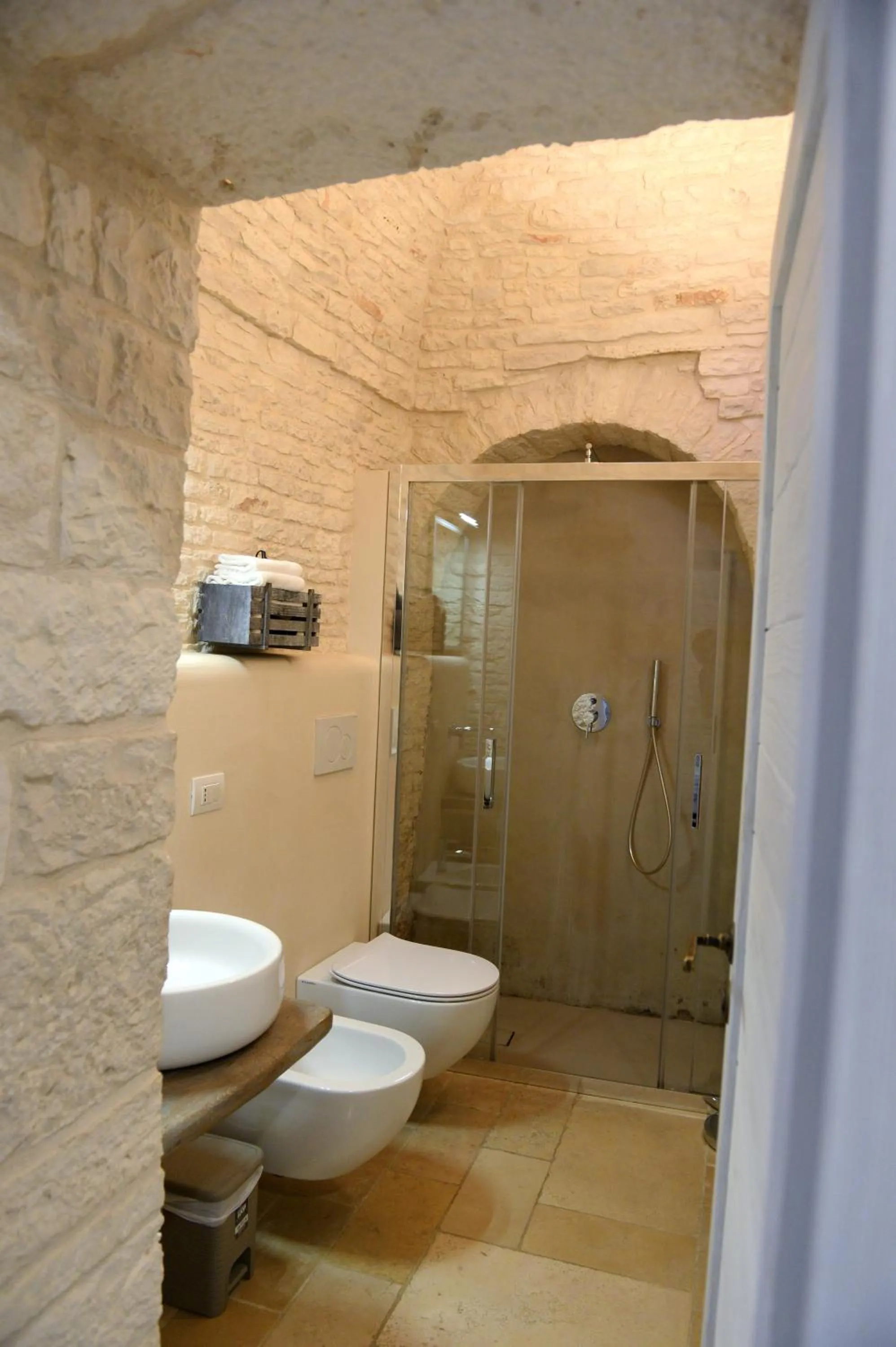 Shower in Trullo A Casedd