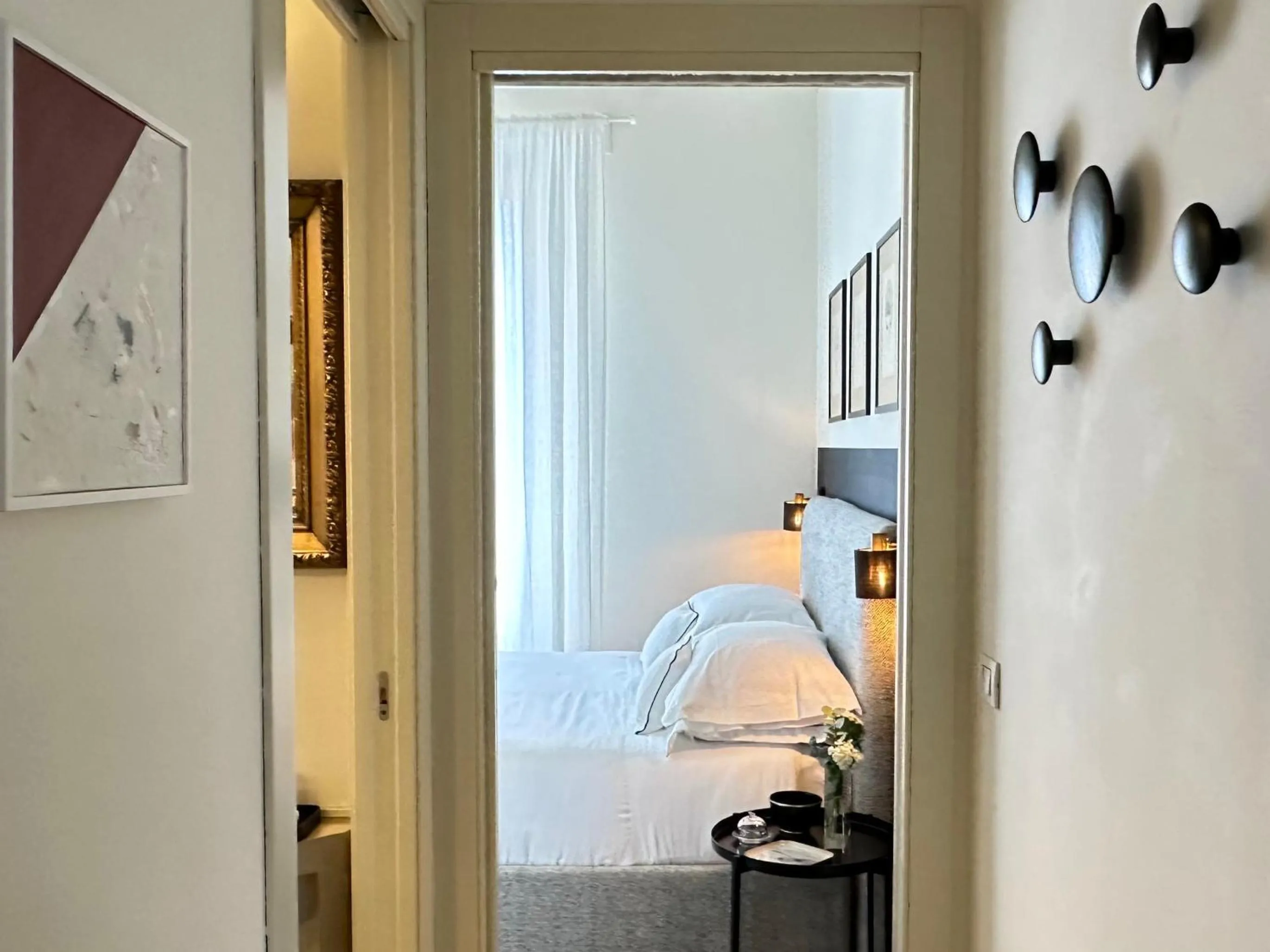 Photo of the whole room, Bed in Lily Pads -Elegant apartment- in the city center