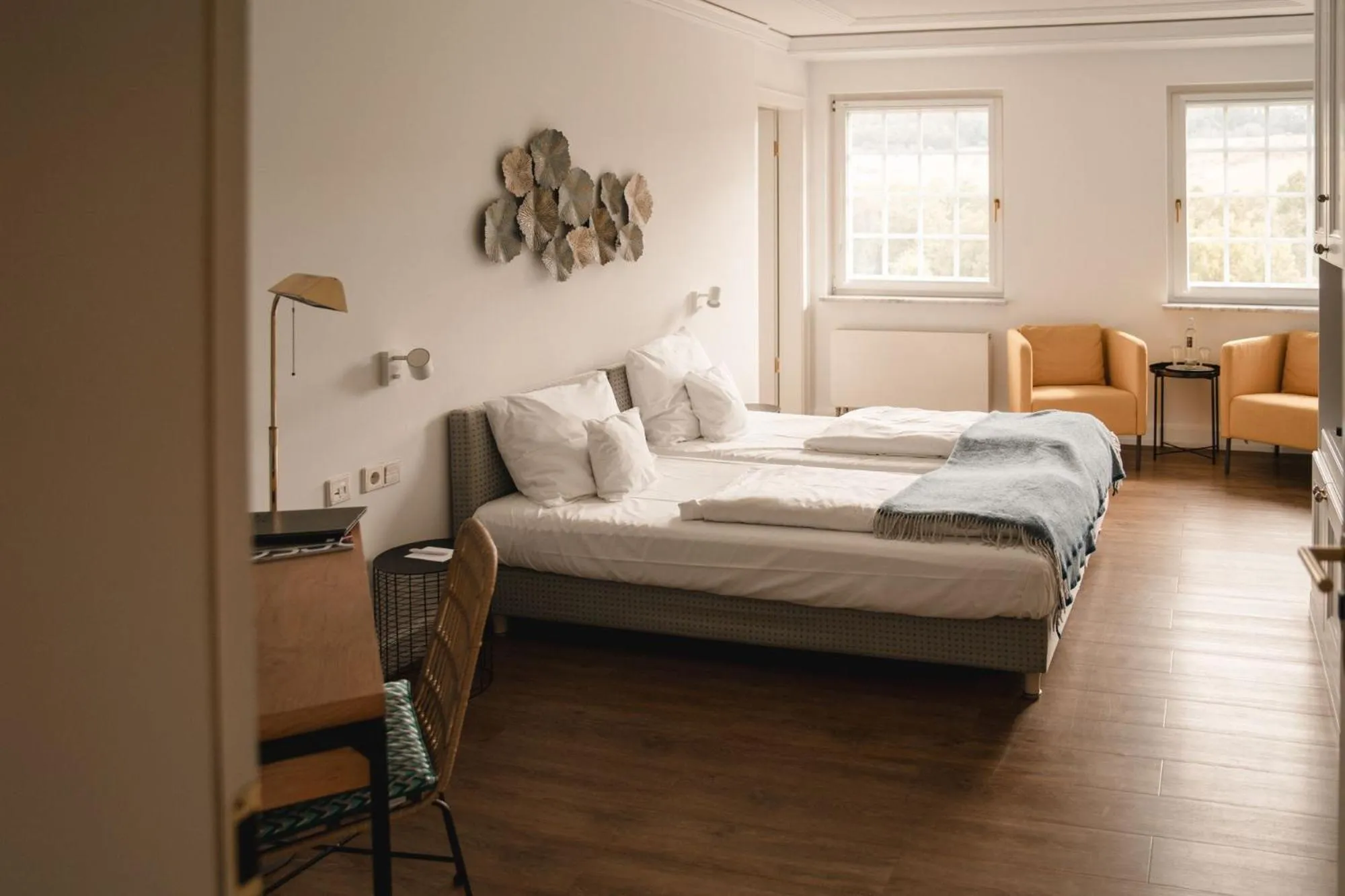 Bed in Hotel Hofgut Georgenthal