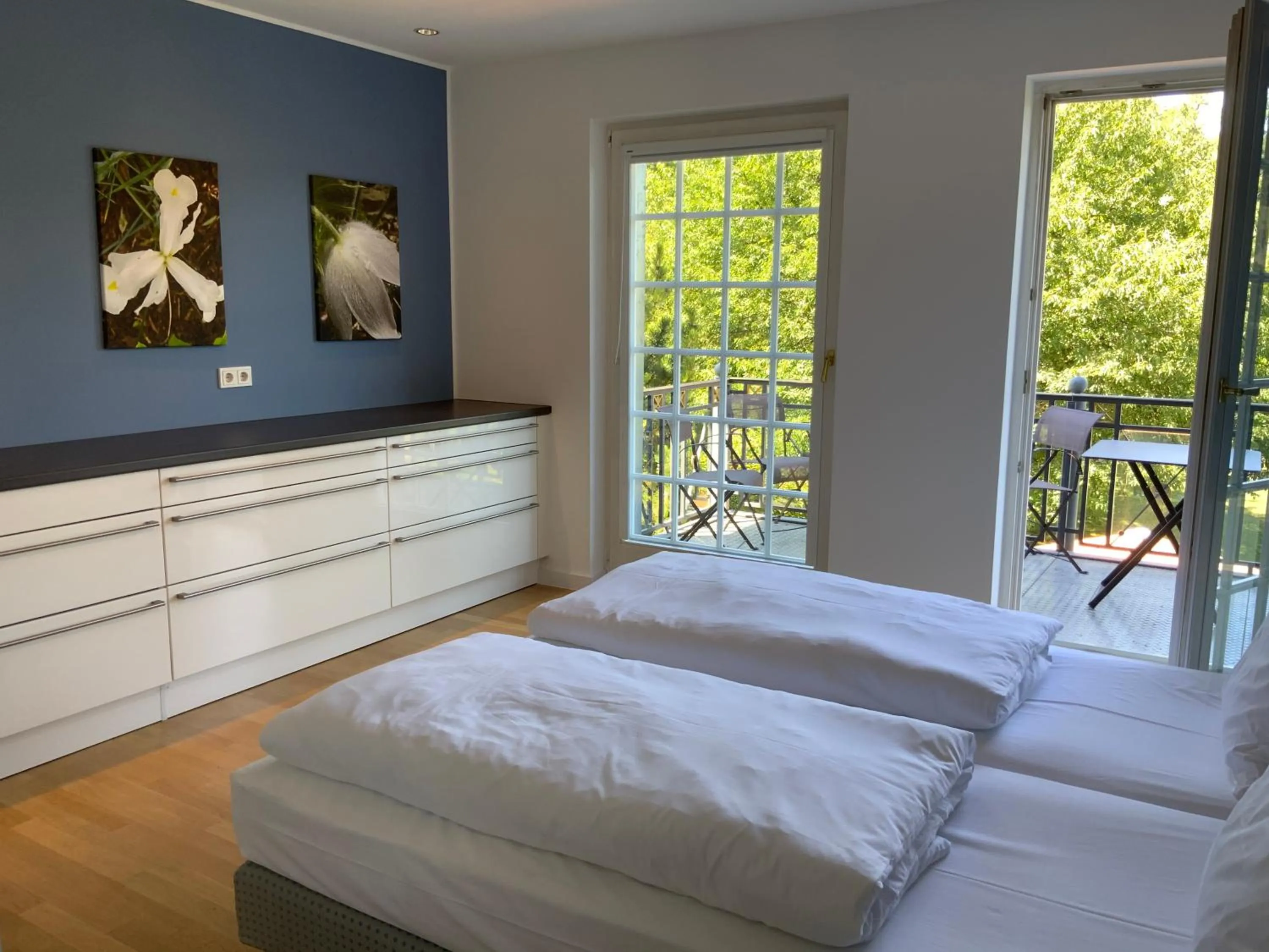 Bedroom, Bed in Hotel Hofgut Georgenthal