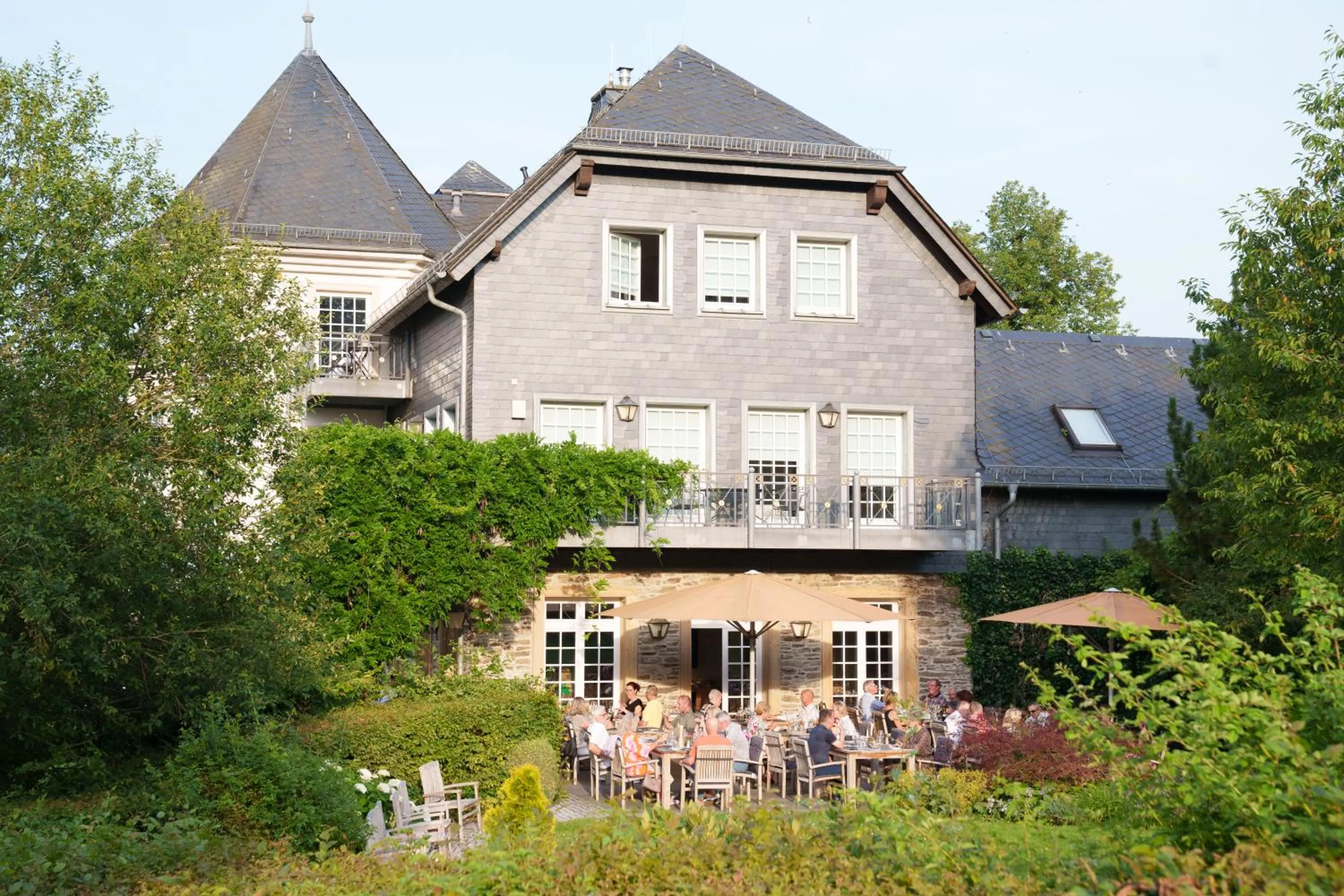 Property building in Hotel Hofgut Georgenthal