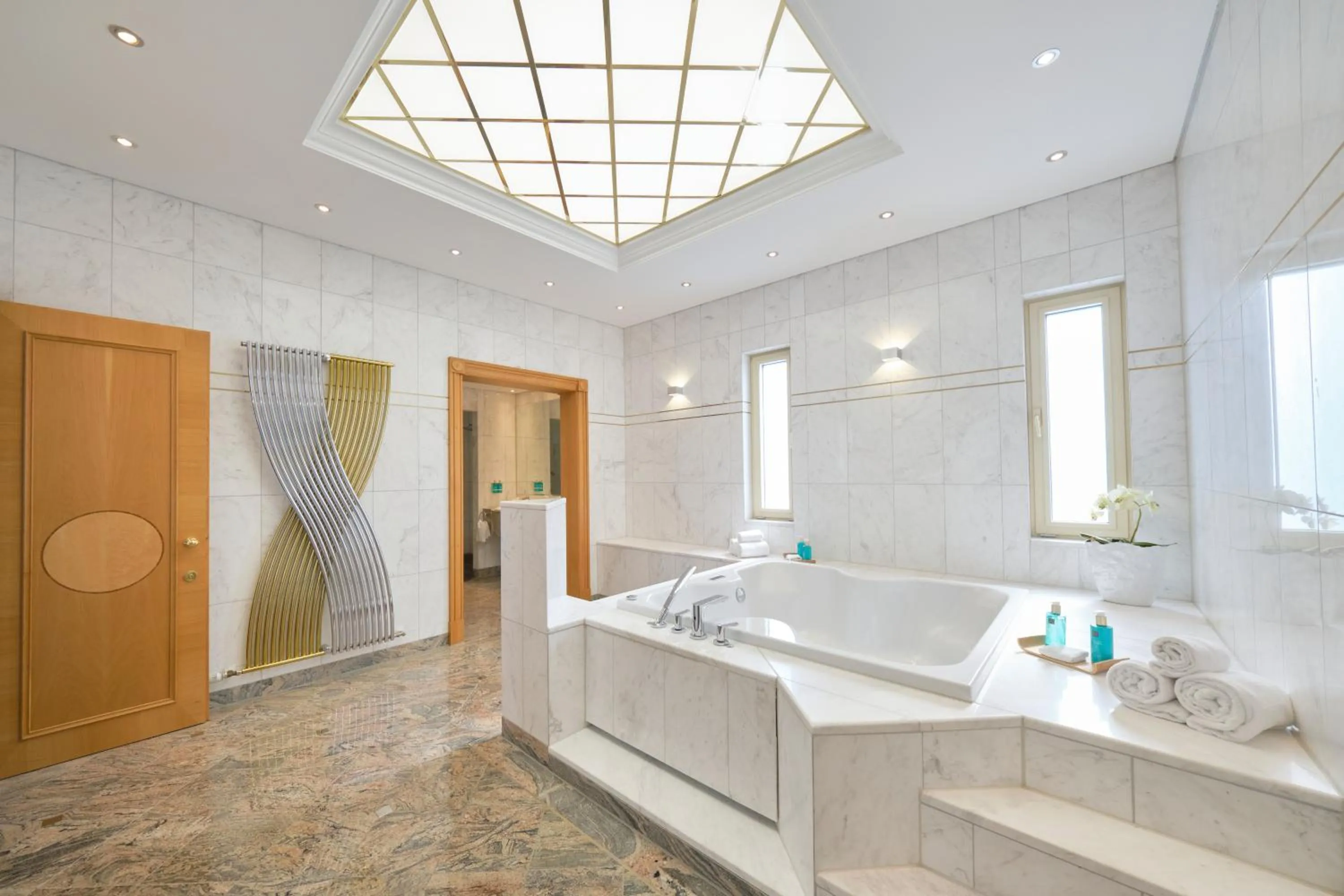 Bathroom in Hotel Palace Berlin