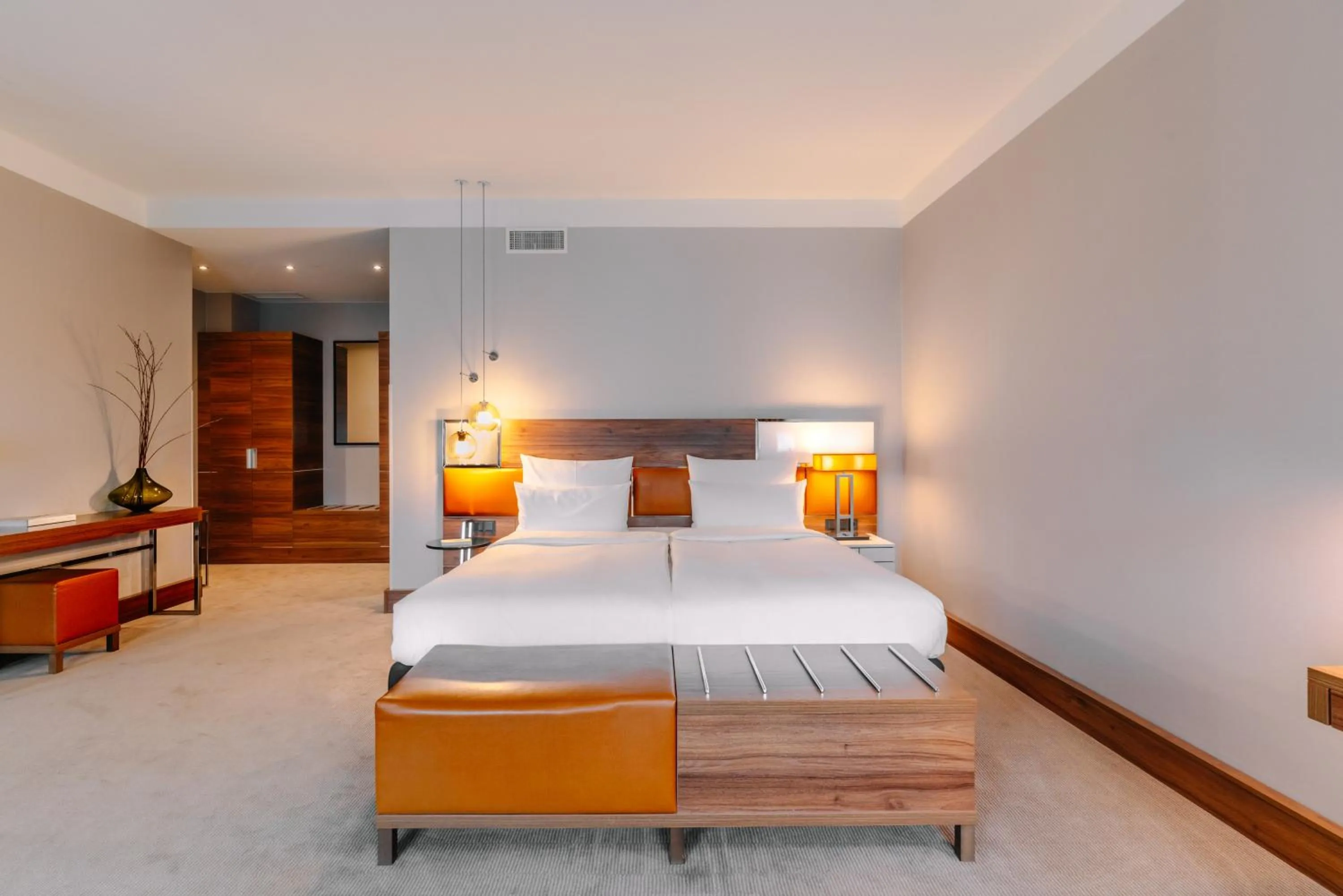 Bed in Reichshof Hotel Hamburg