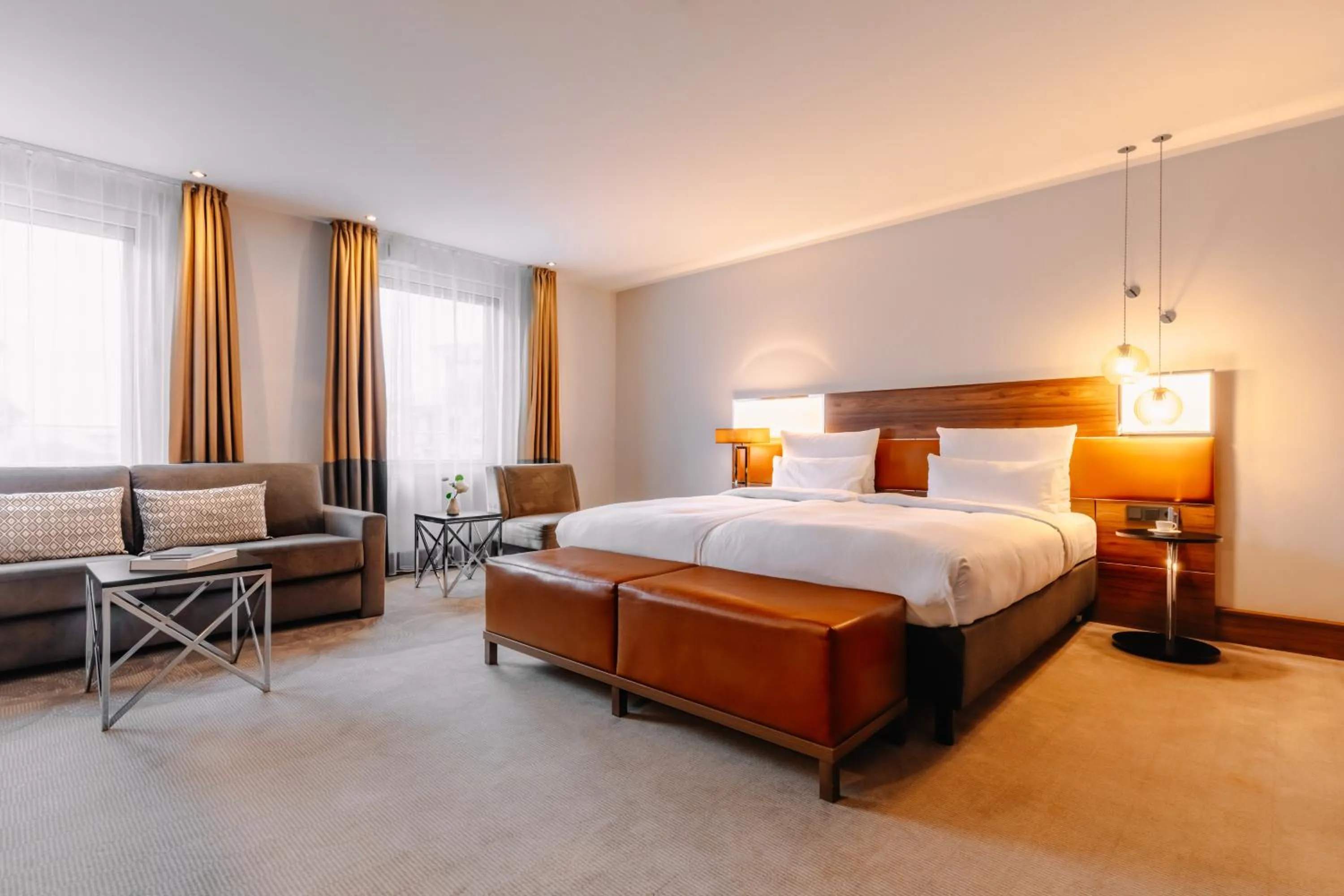 Bedroom, Bed in Reichshof Hotel Hamburg