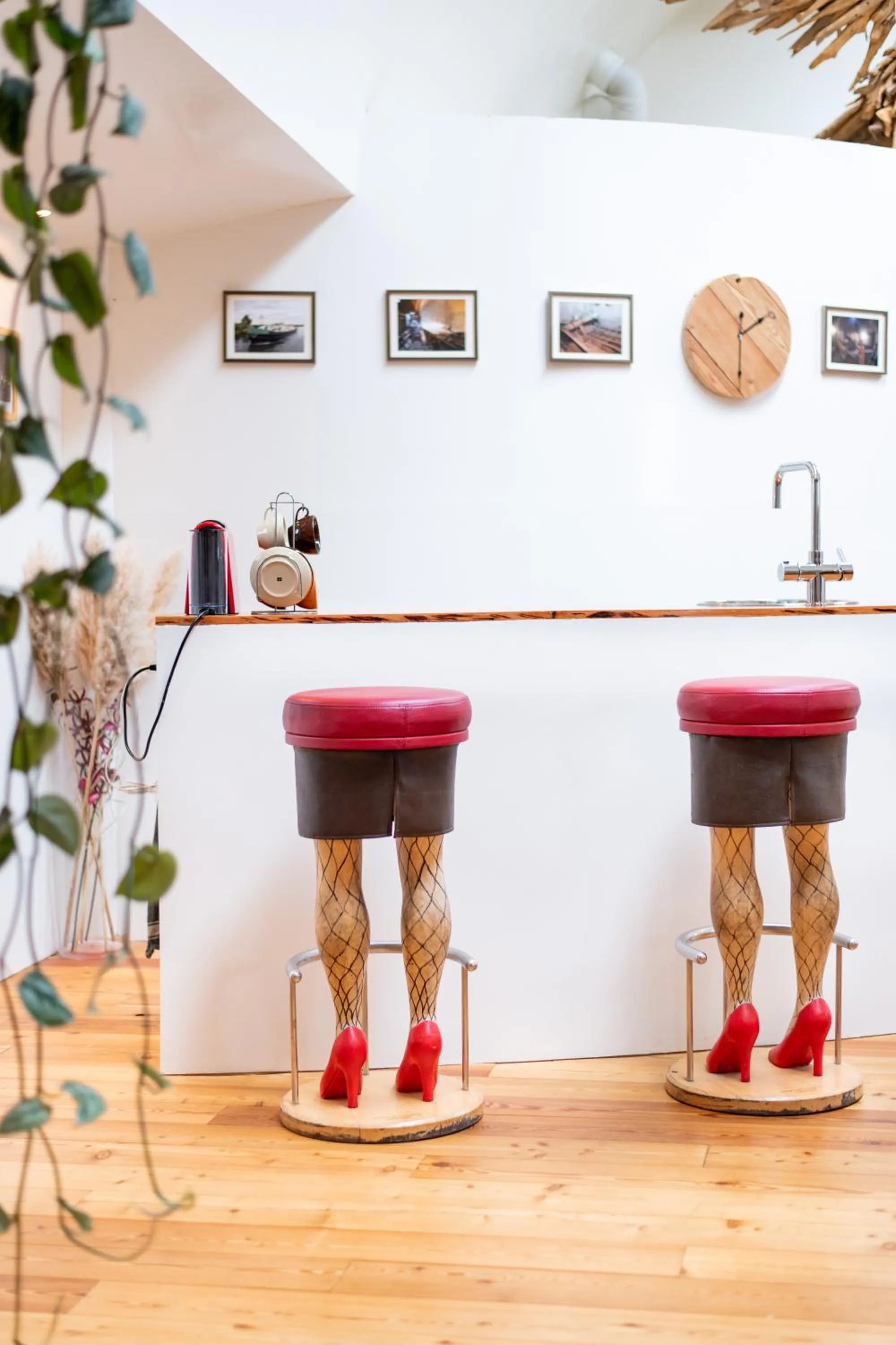 oven in B&B Houseboat Amsterdam