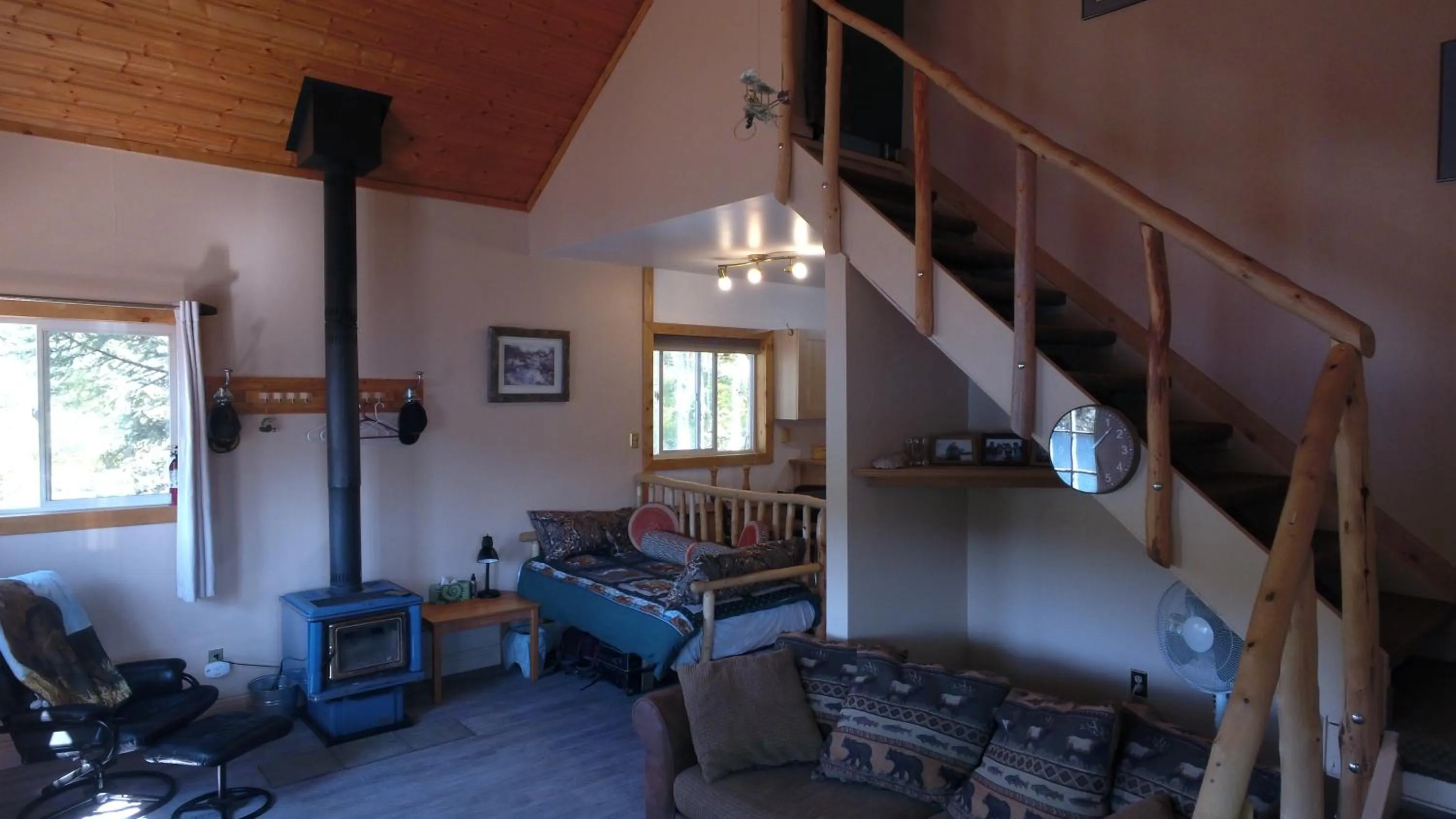 Living room in Yellow Dog Lodge, Inc.