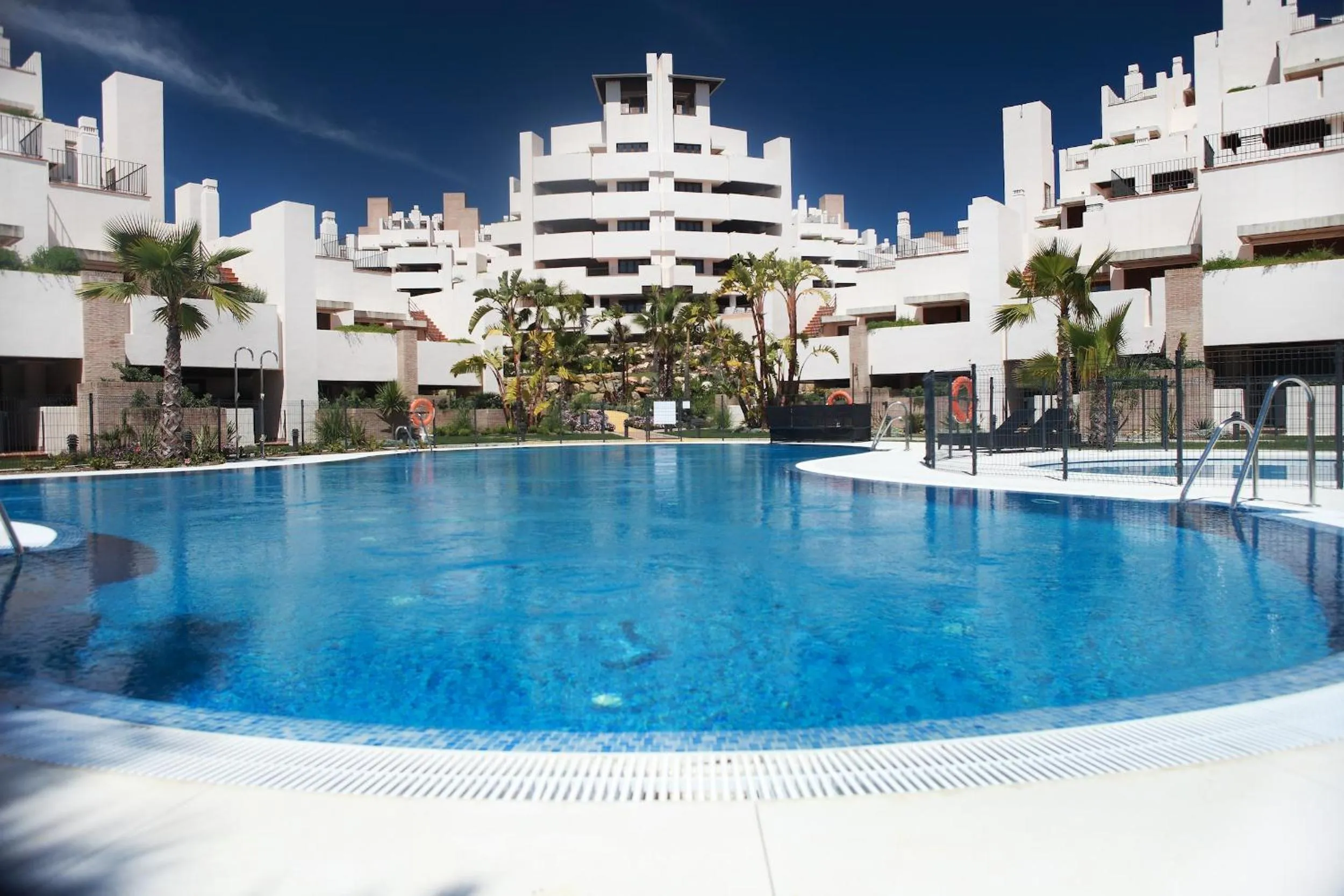 Swimming pool in Bahía Boutique Apartments