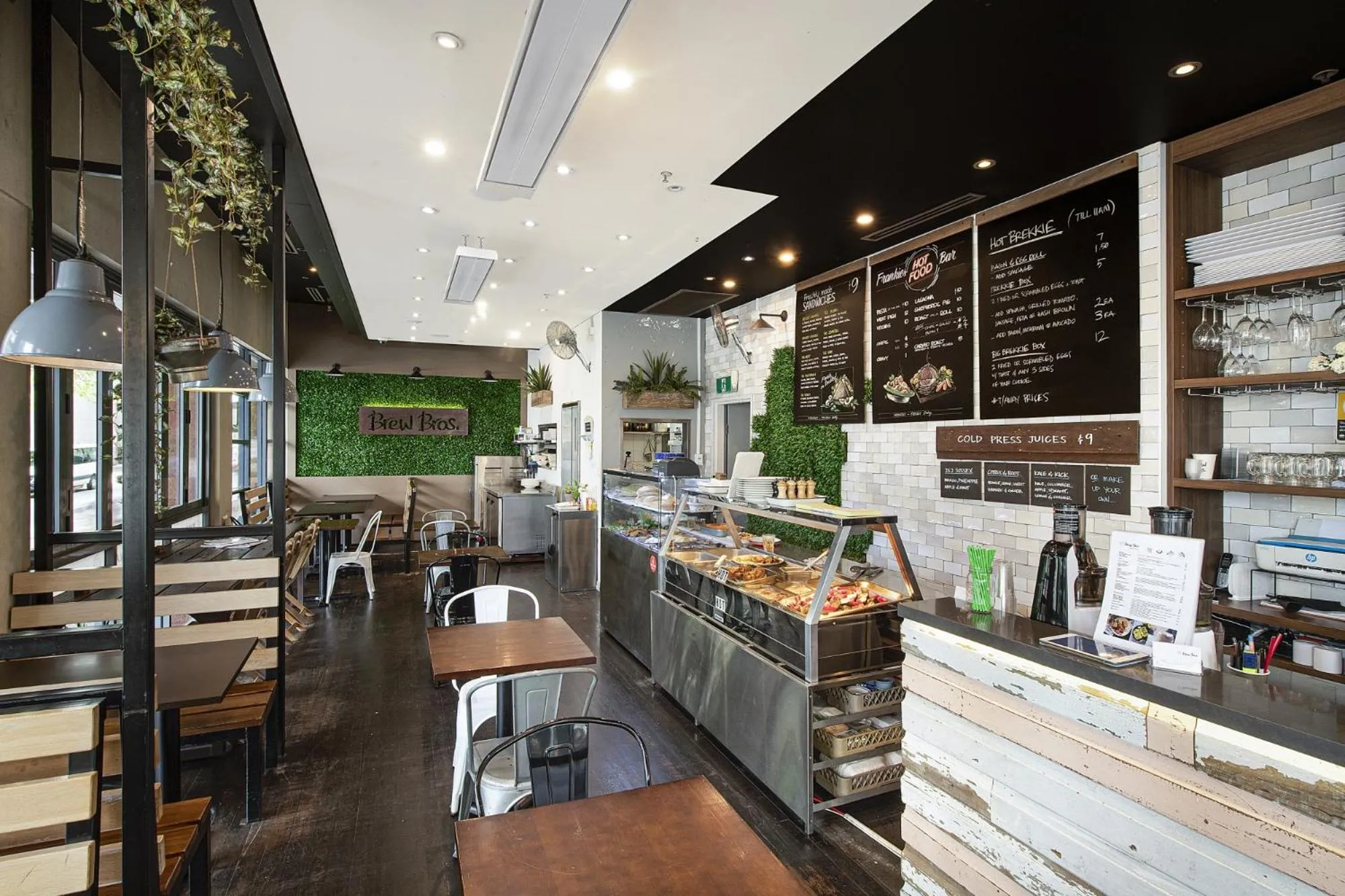 Restaurant/Places to Eat in YEHS Hotel Sydney Harbour Suites