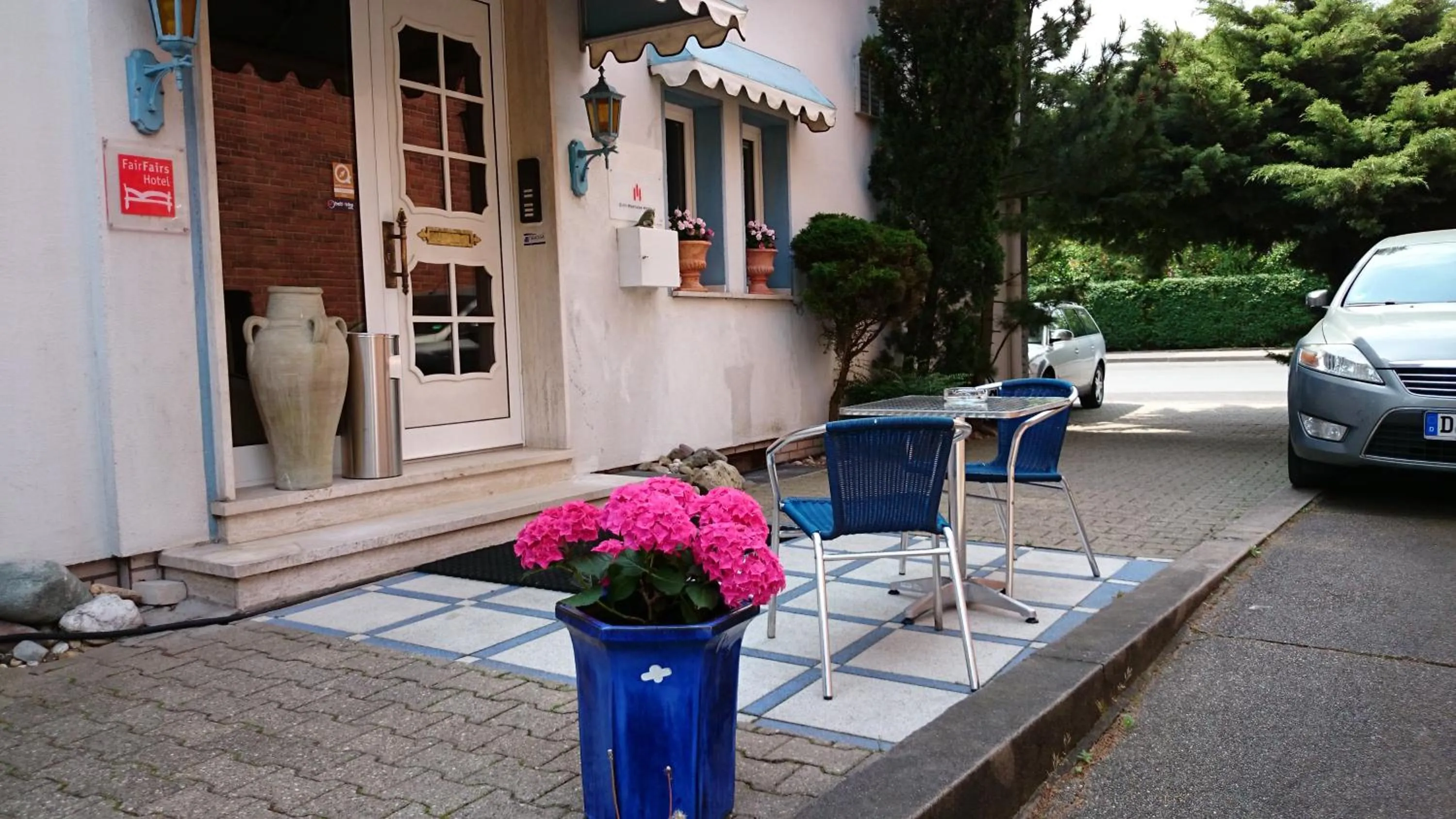 Facade/entrance in Hotel Villa Verde