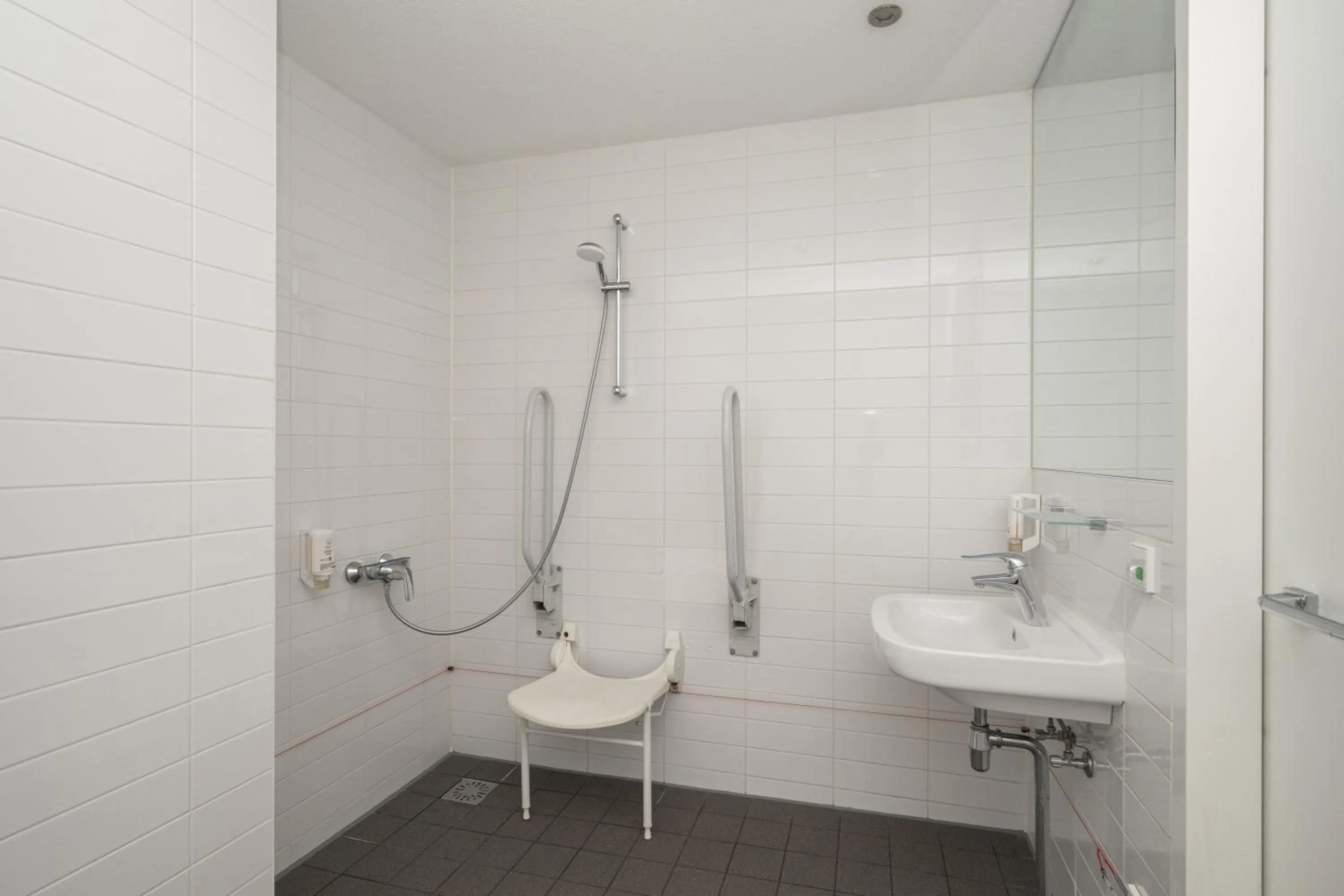 Bathroom in easyHotel Rotterdam City Centre