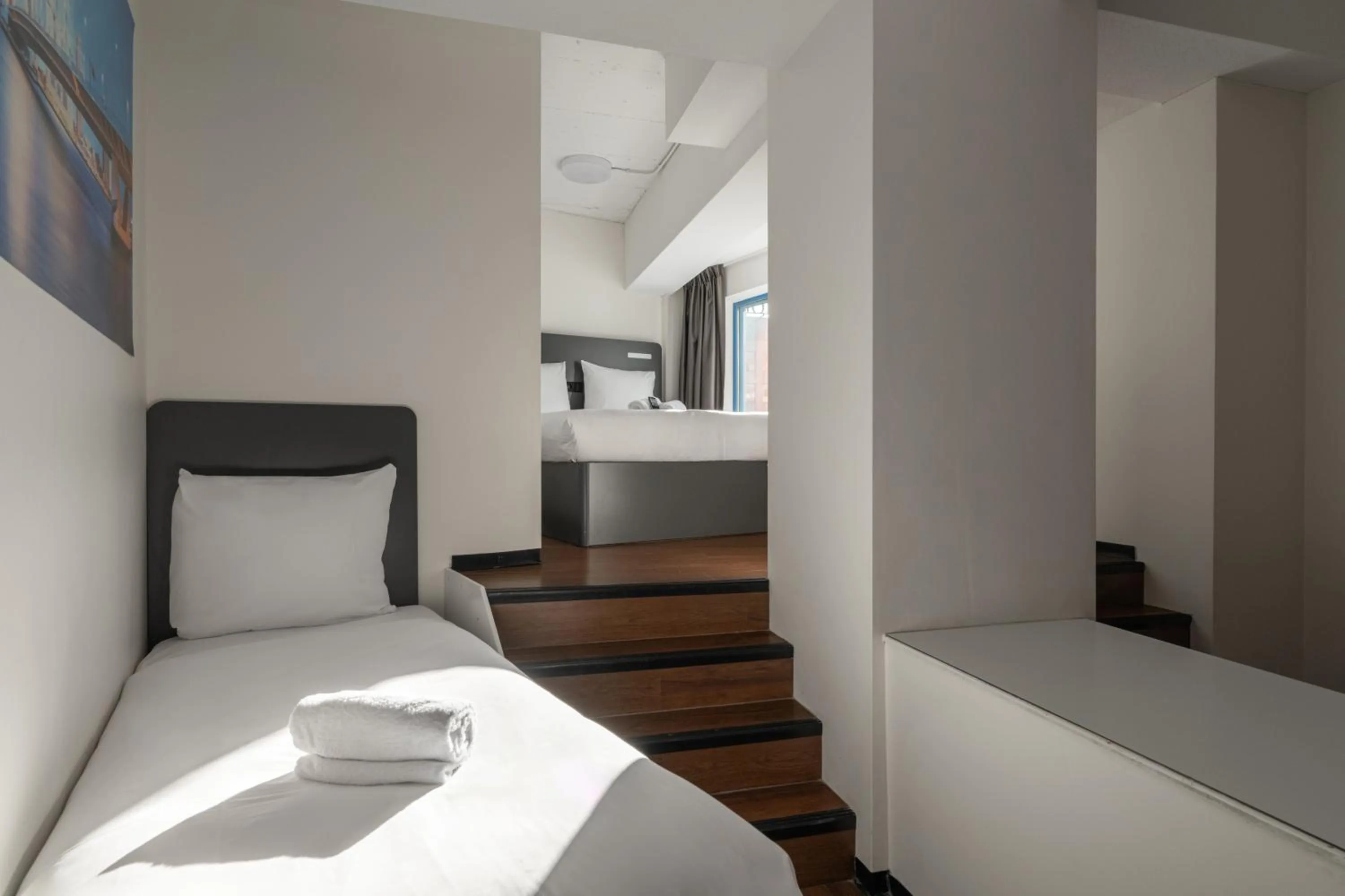 Bedroom, Bed in easyHotel Rotterdam City Centre