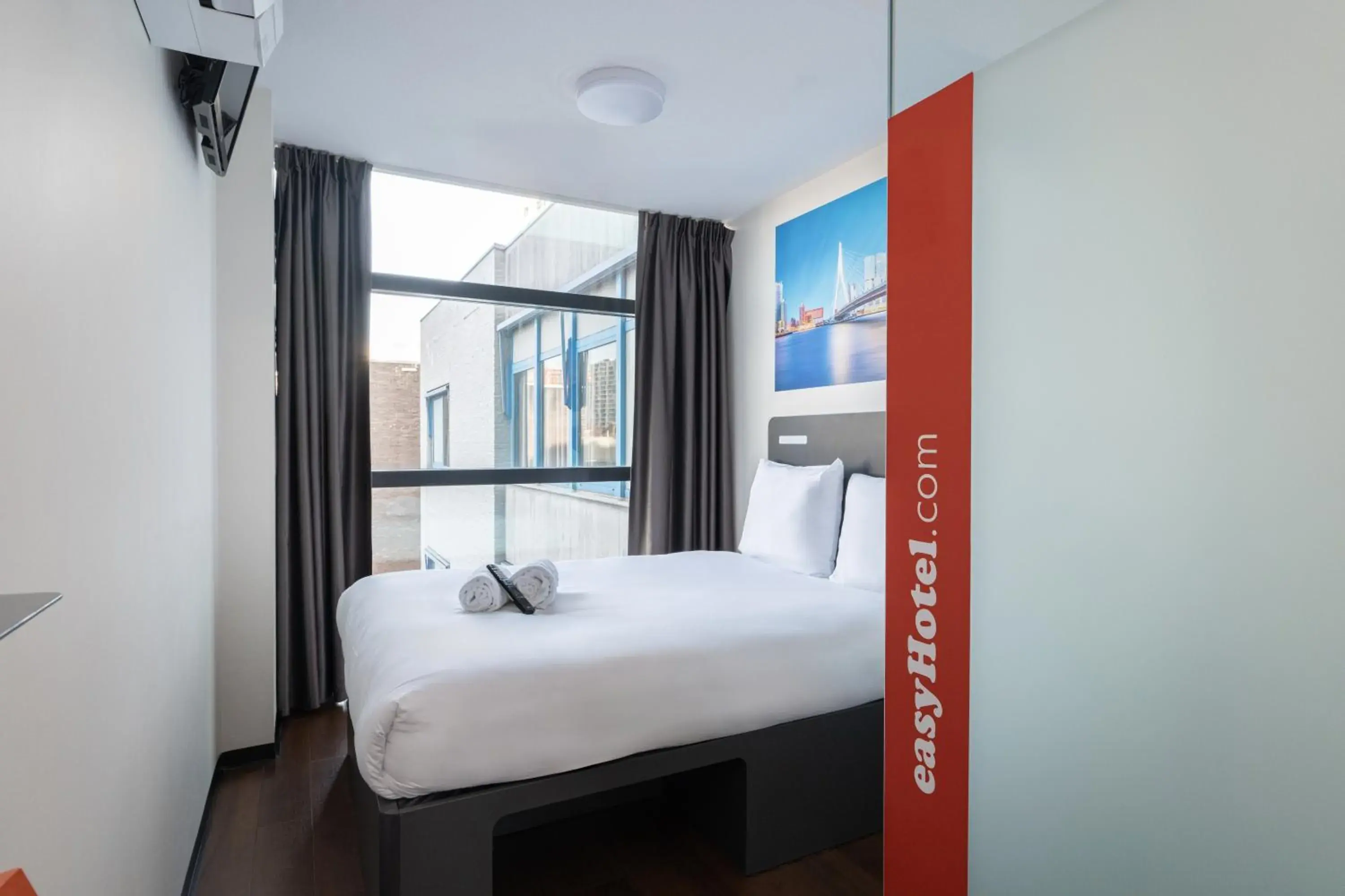 Standard Double Room in easyHotel Rotterdam City Centre Standard Double Room in easyHotel Rotterdam City Centre