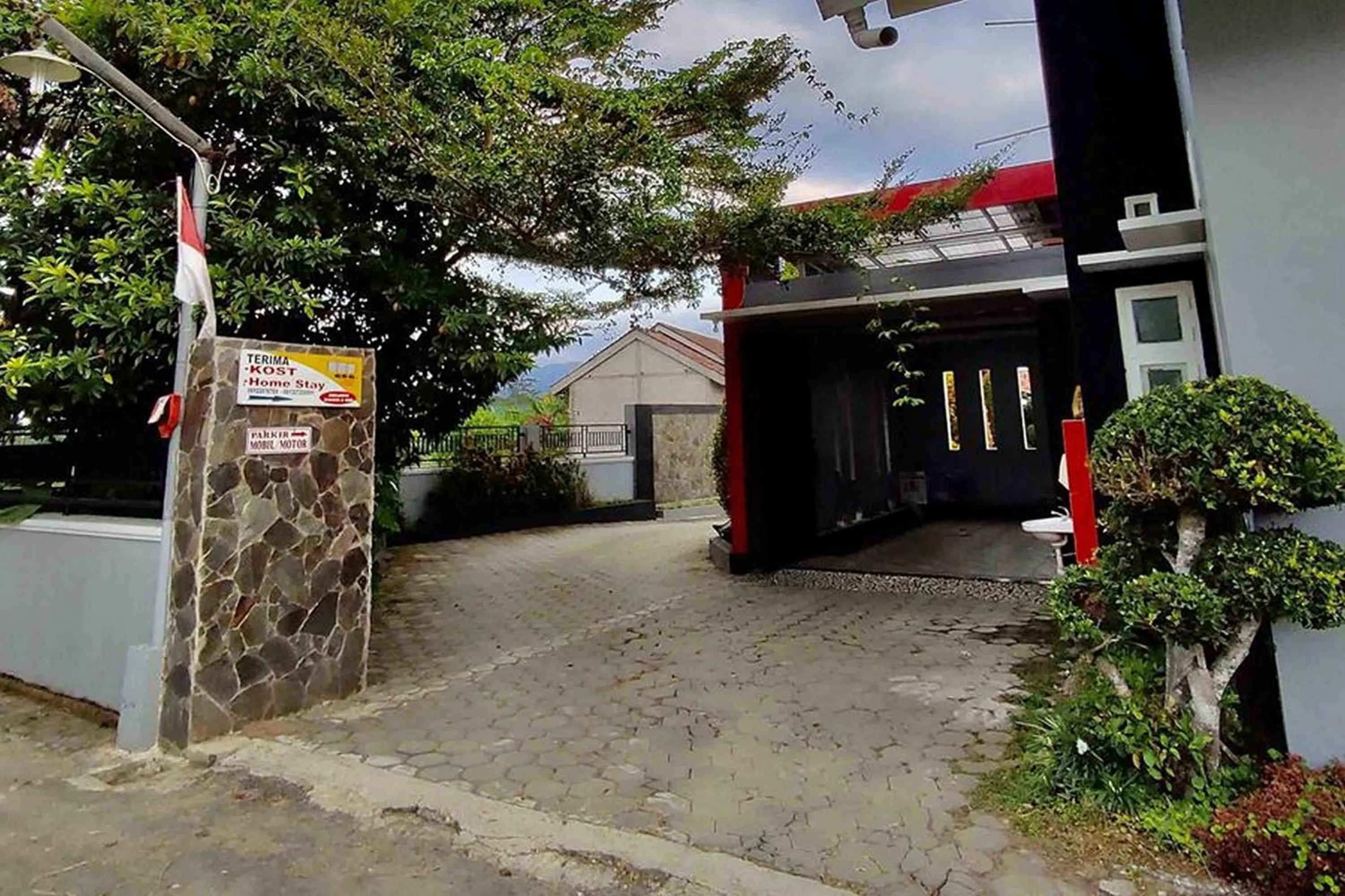 Homestay Griya Sawah Gunung Syariah Mitra RedDoorz