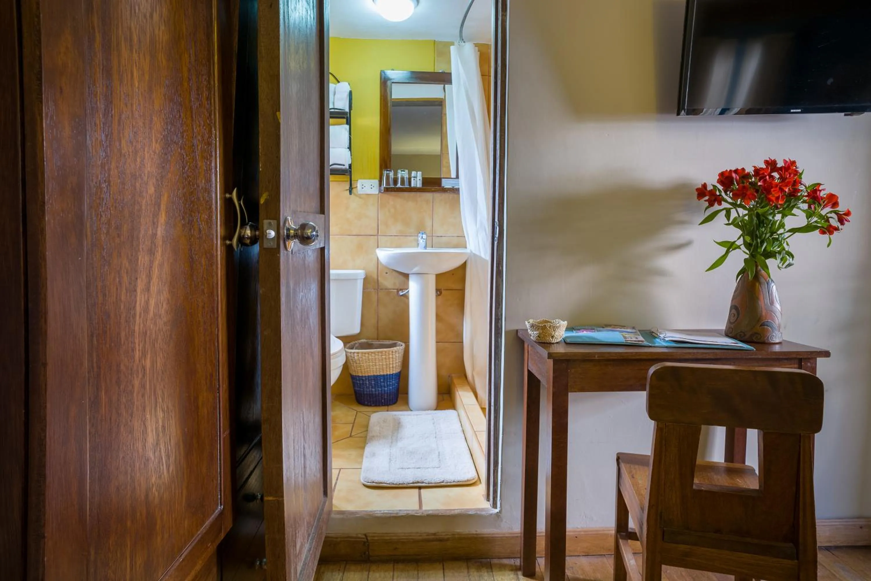 Bathroom in Pisac Inn