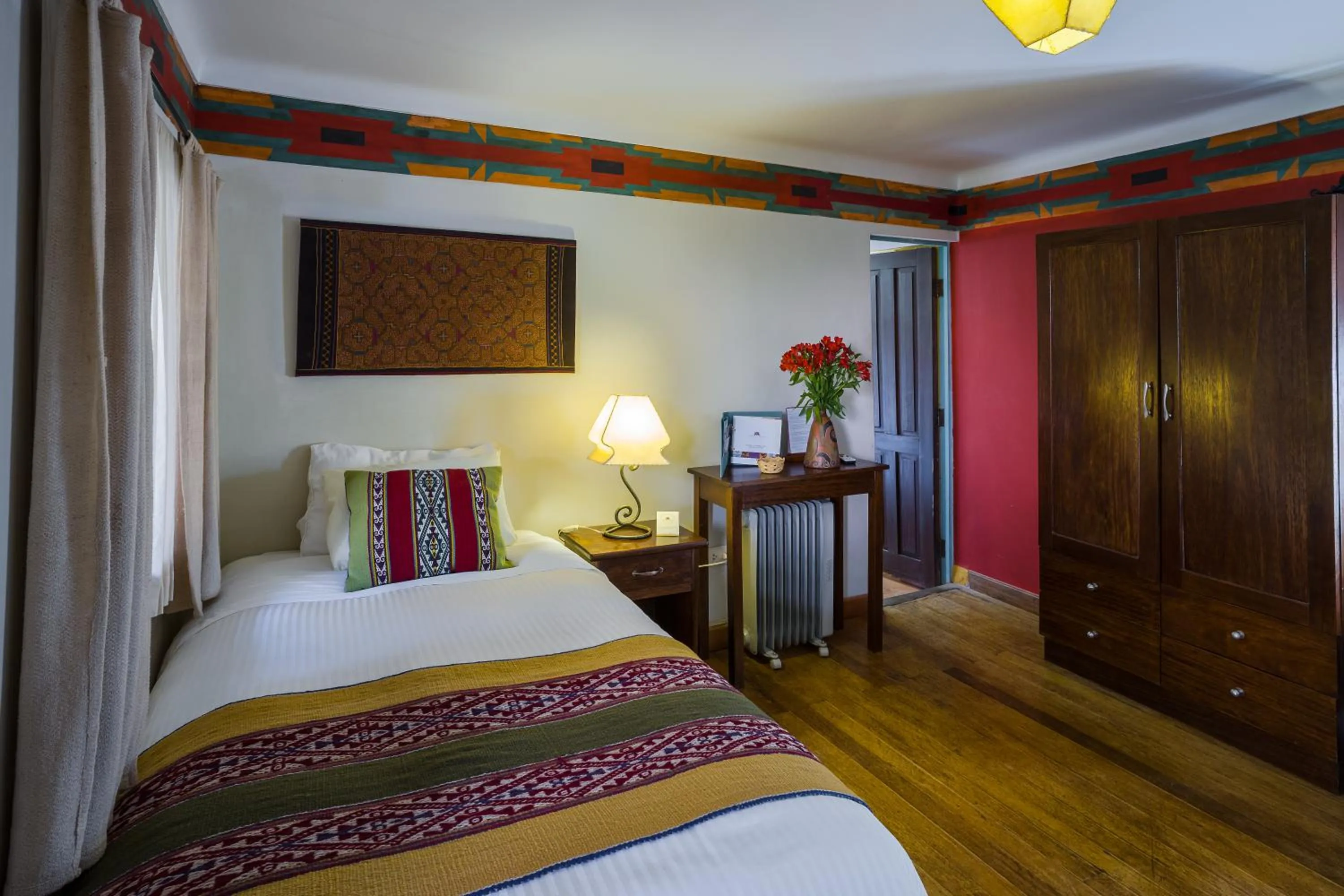 Photo of the whole room, Bed in Pisac Inn