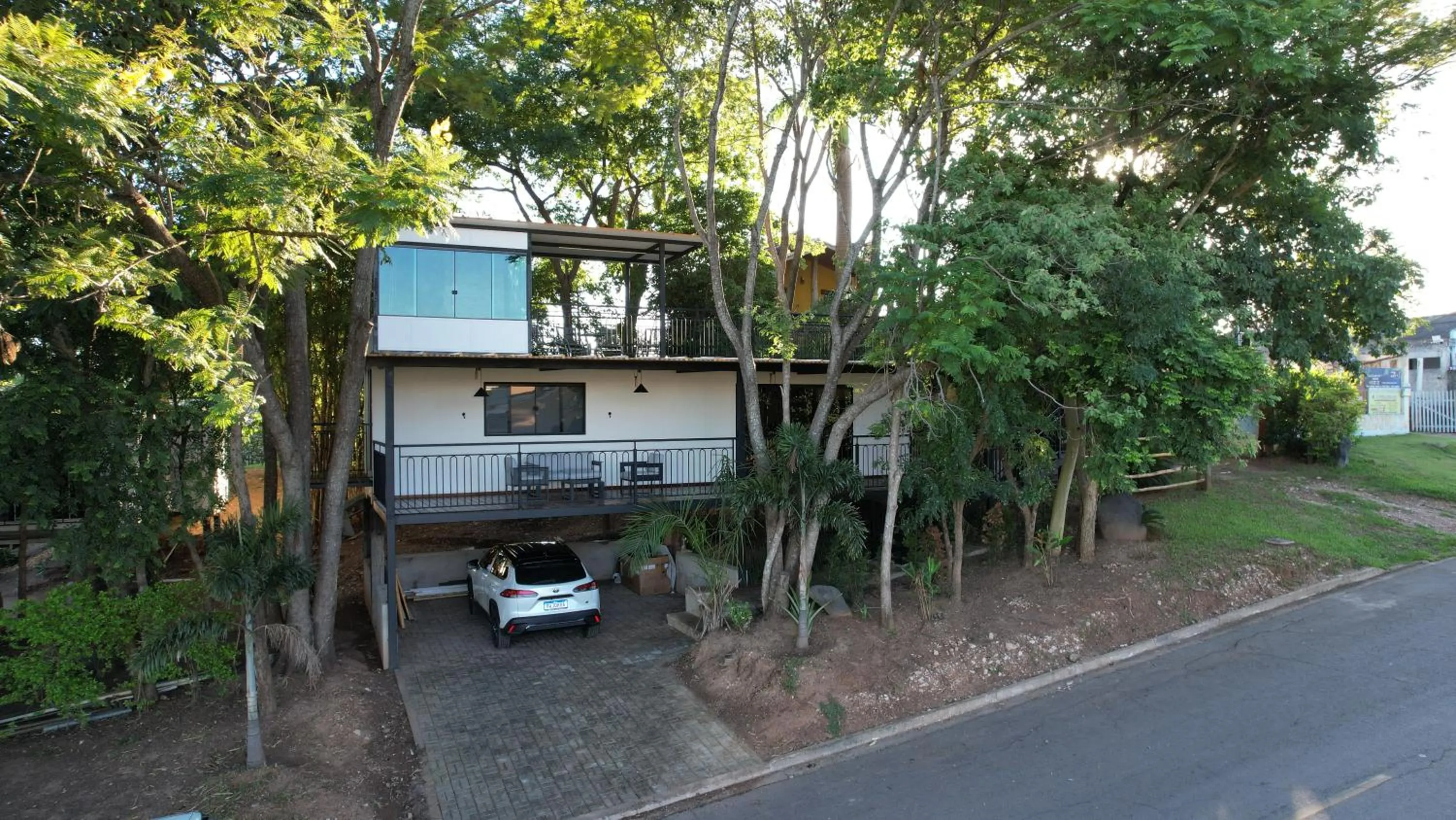 Street view in Ypê Flats e Containers