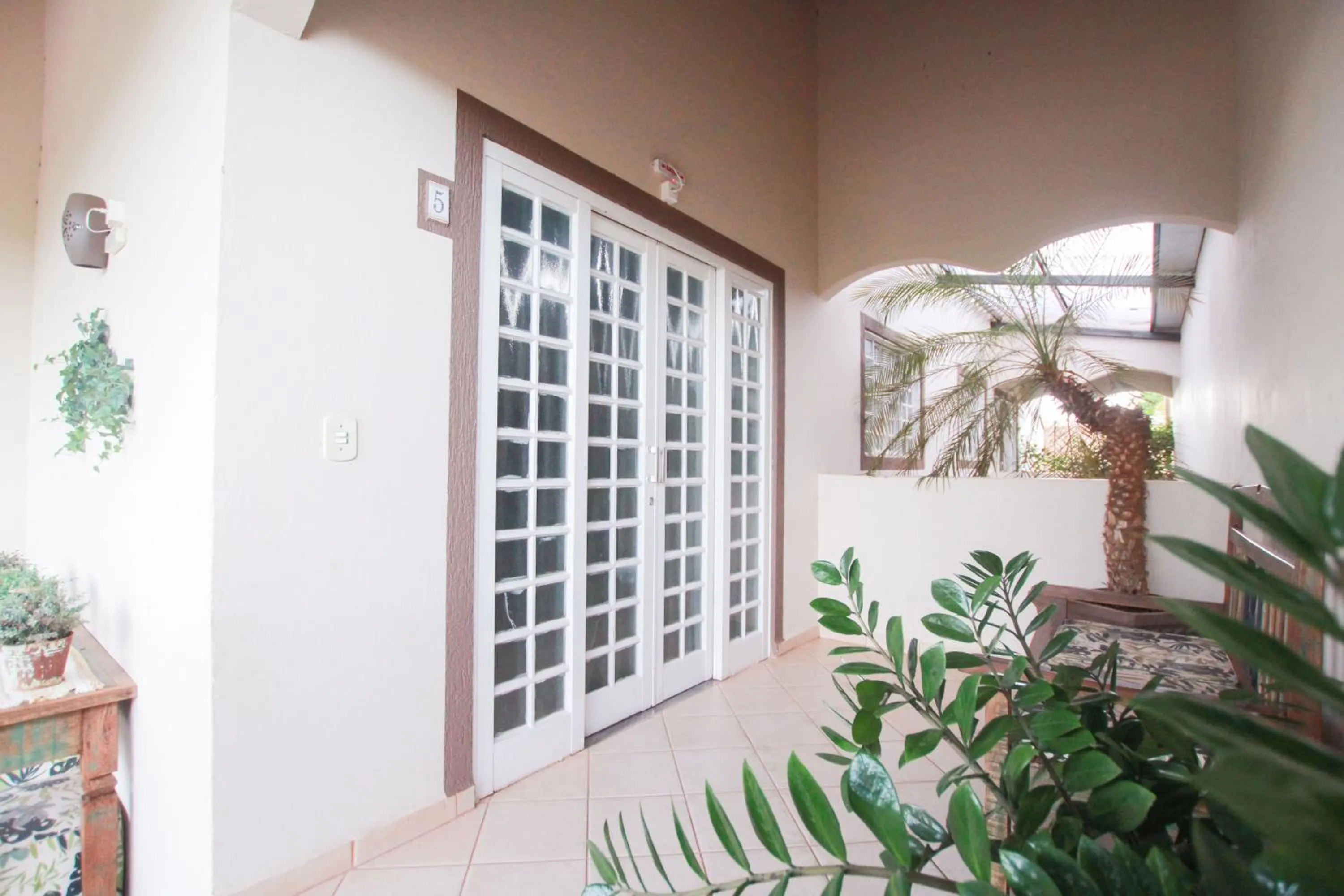 Facade/entrance in Ypê Flats e Containers