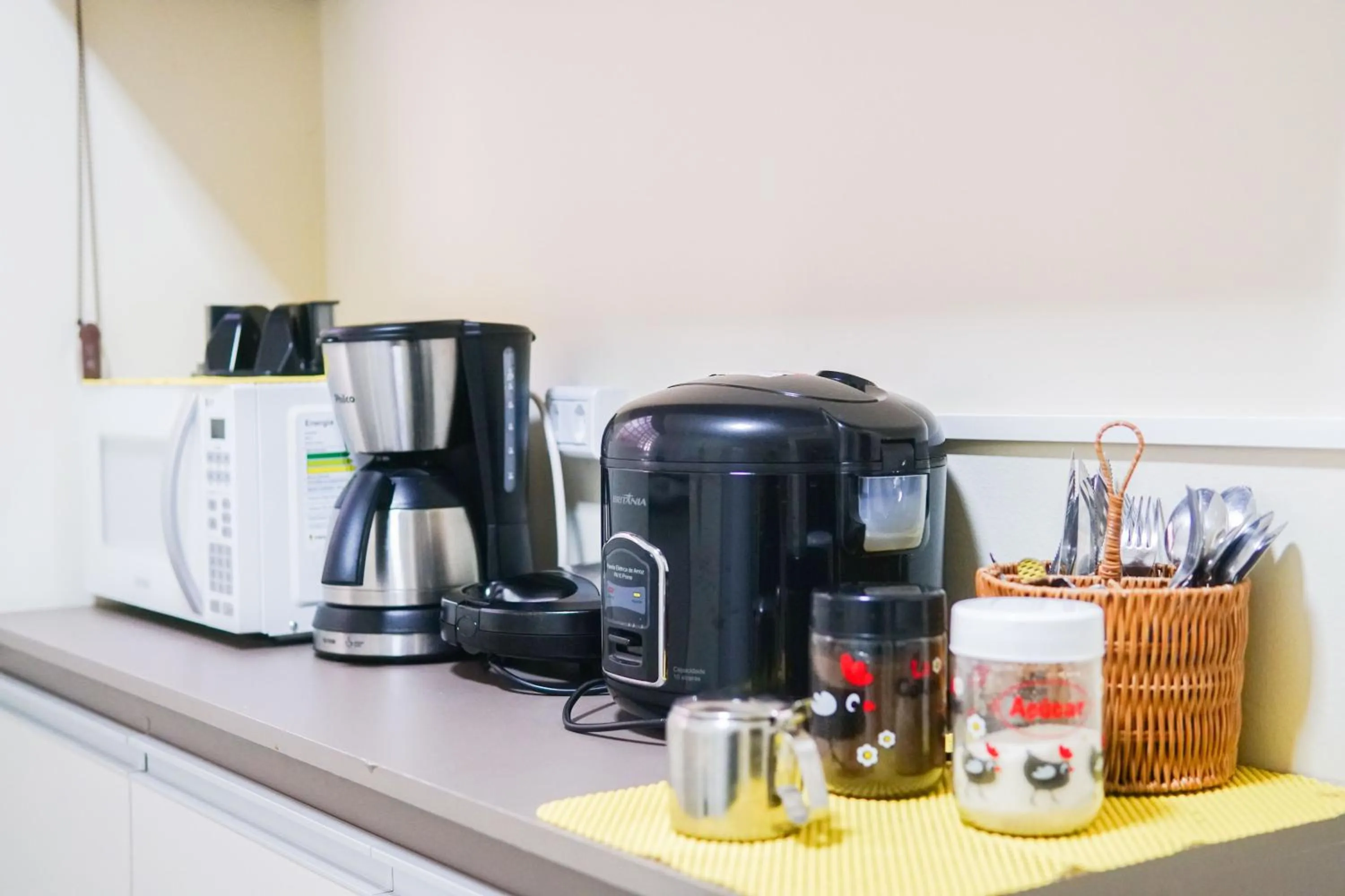 Coffee/tea facilities in Ypê Flats e Containers