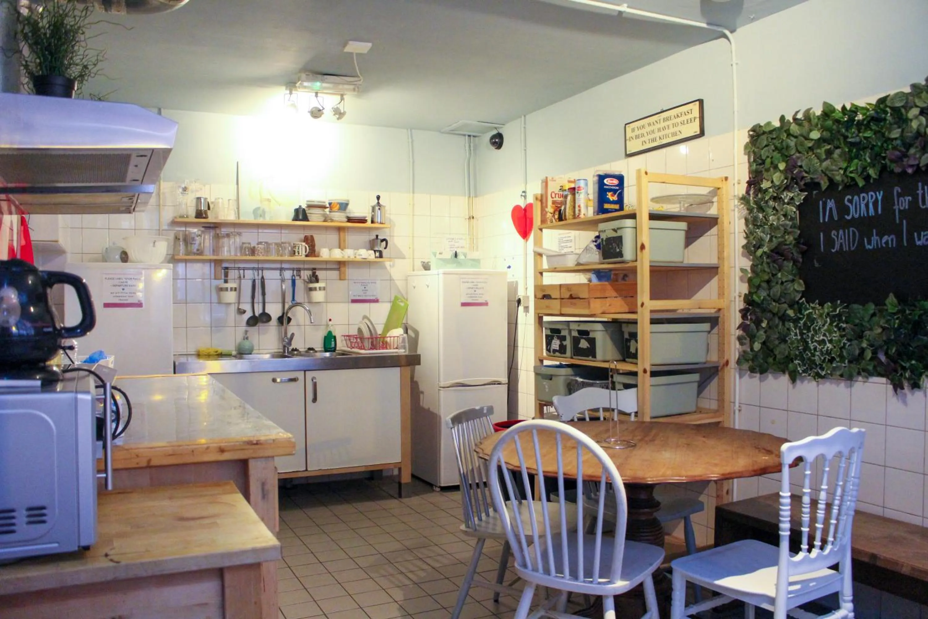 Dining area in Hostel ROOM Rotterdam