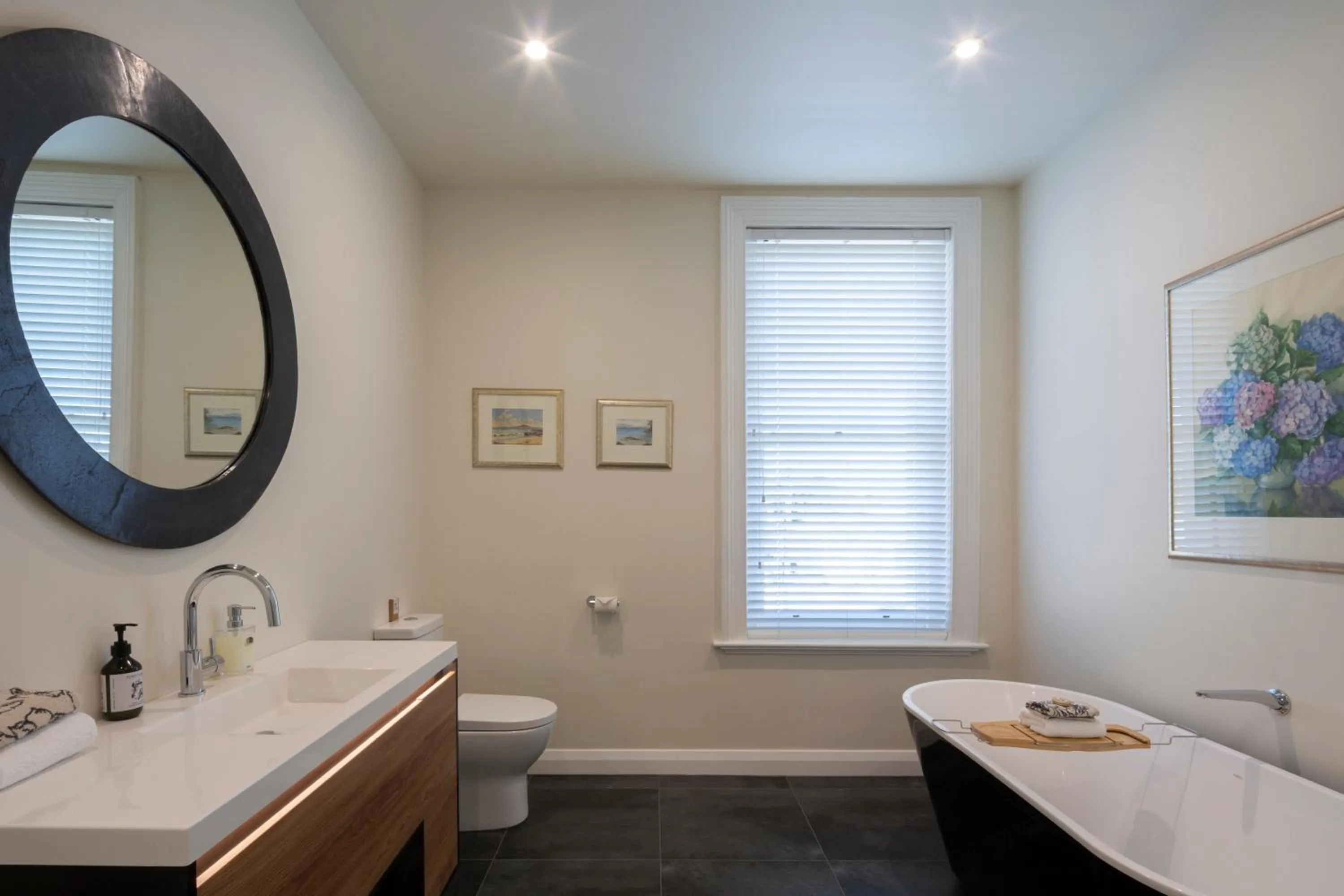 Bathroom in The Lord Clyde