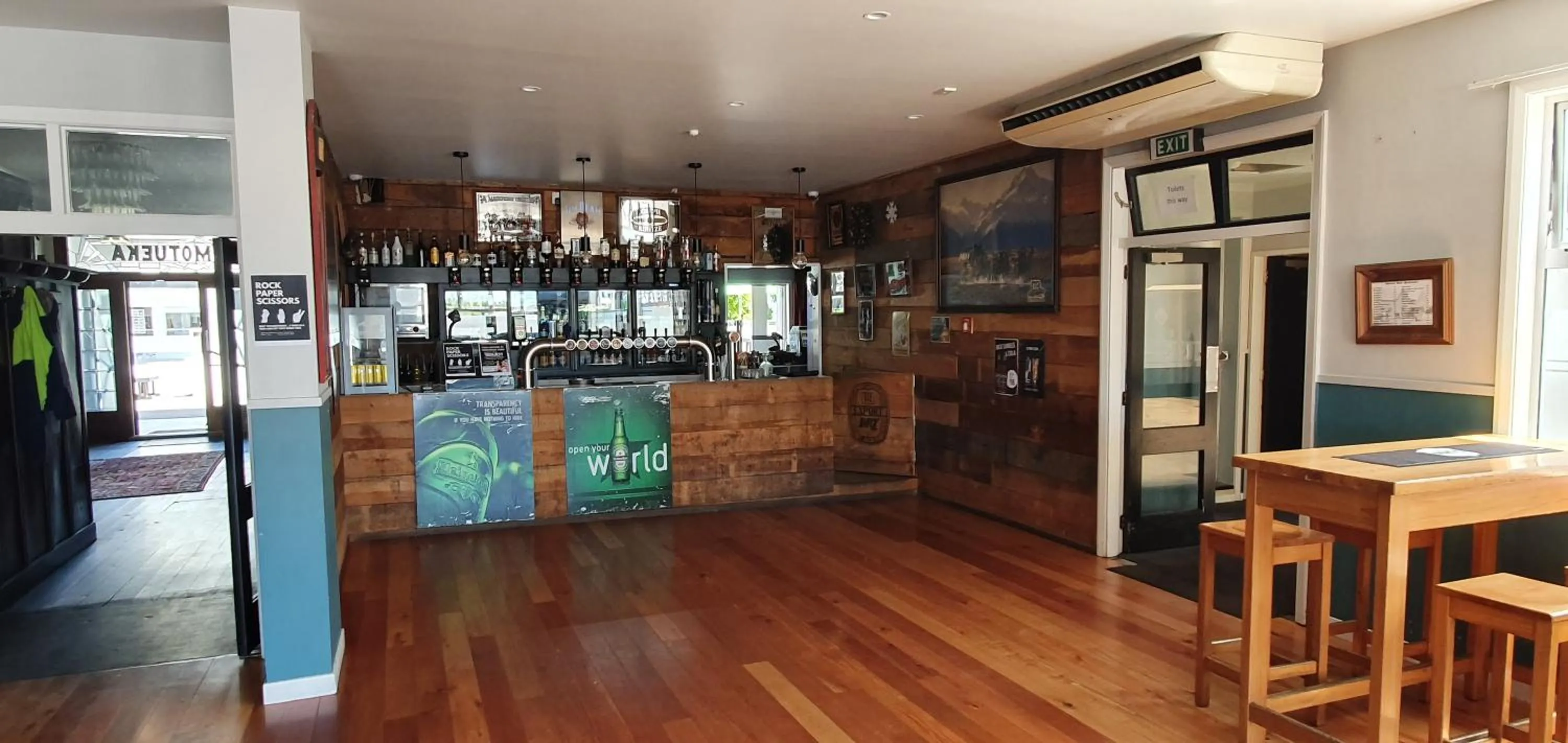 Hotel Motueka Backpackers, Loud Live Music Friday Saturday Nights