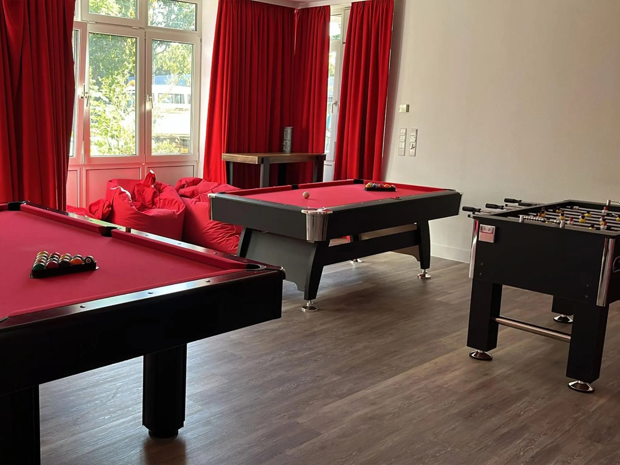 Billiard in DORMERO Hotel Dresden Airport