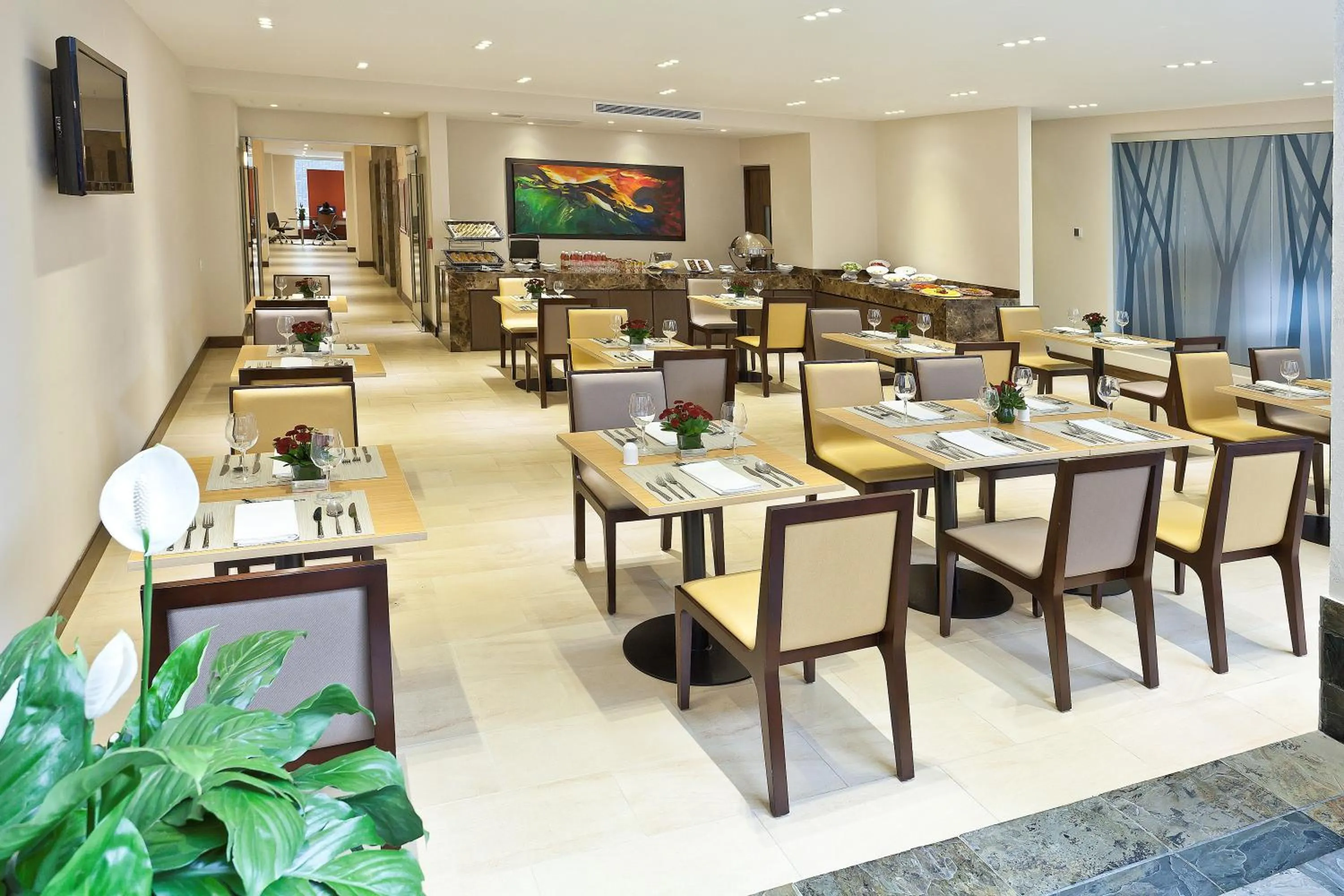 Restaurant/places to eat in Hotel Estelar Calle 100