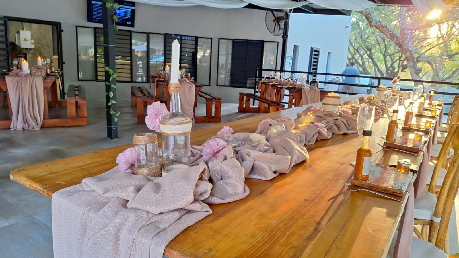 Restaurant/places to eat in Mabalel Lodge