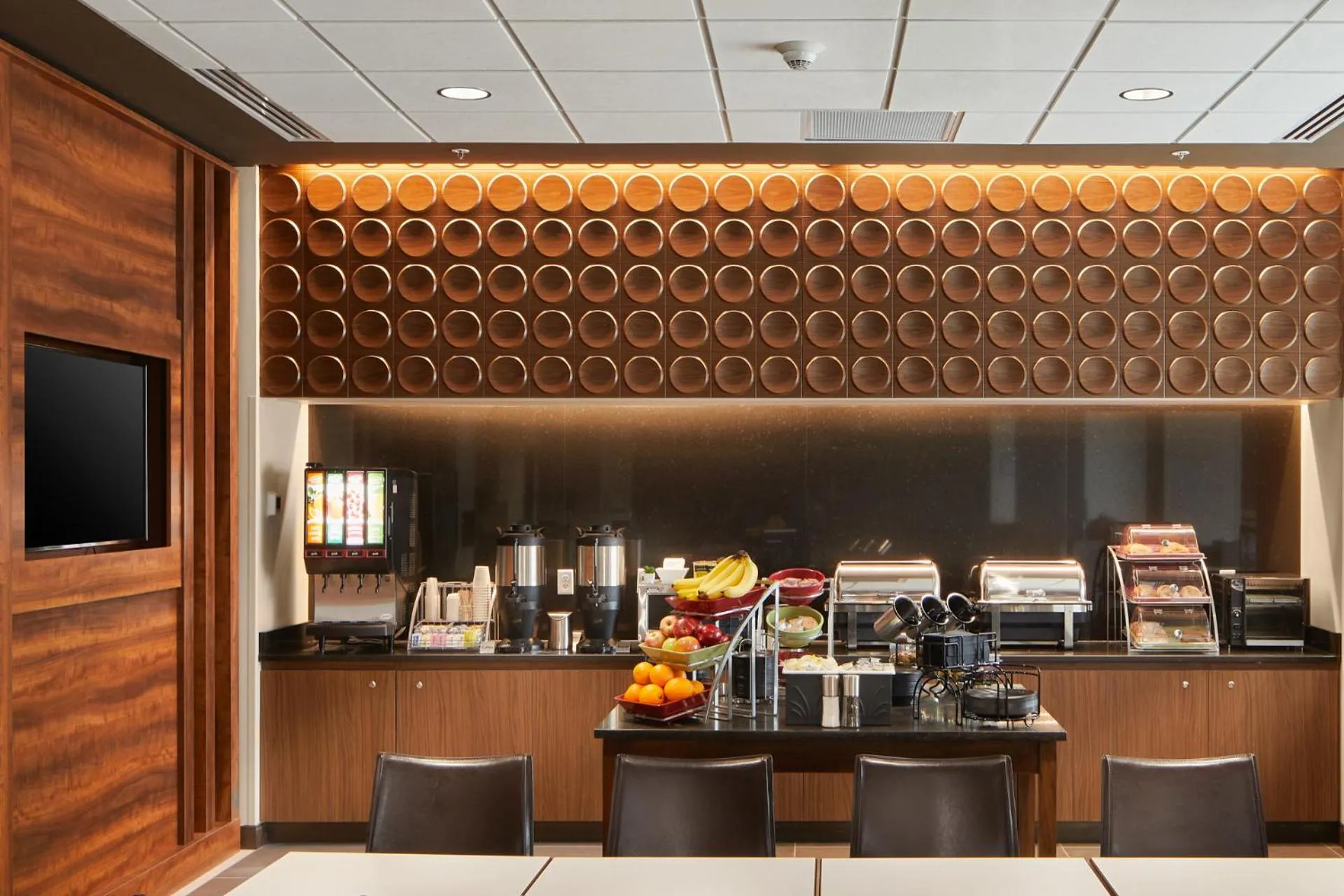 Breakfast in Wingate by Wyndham Hurricane WV