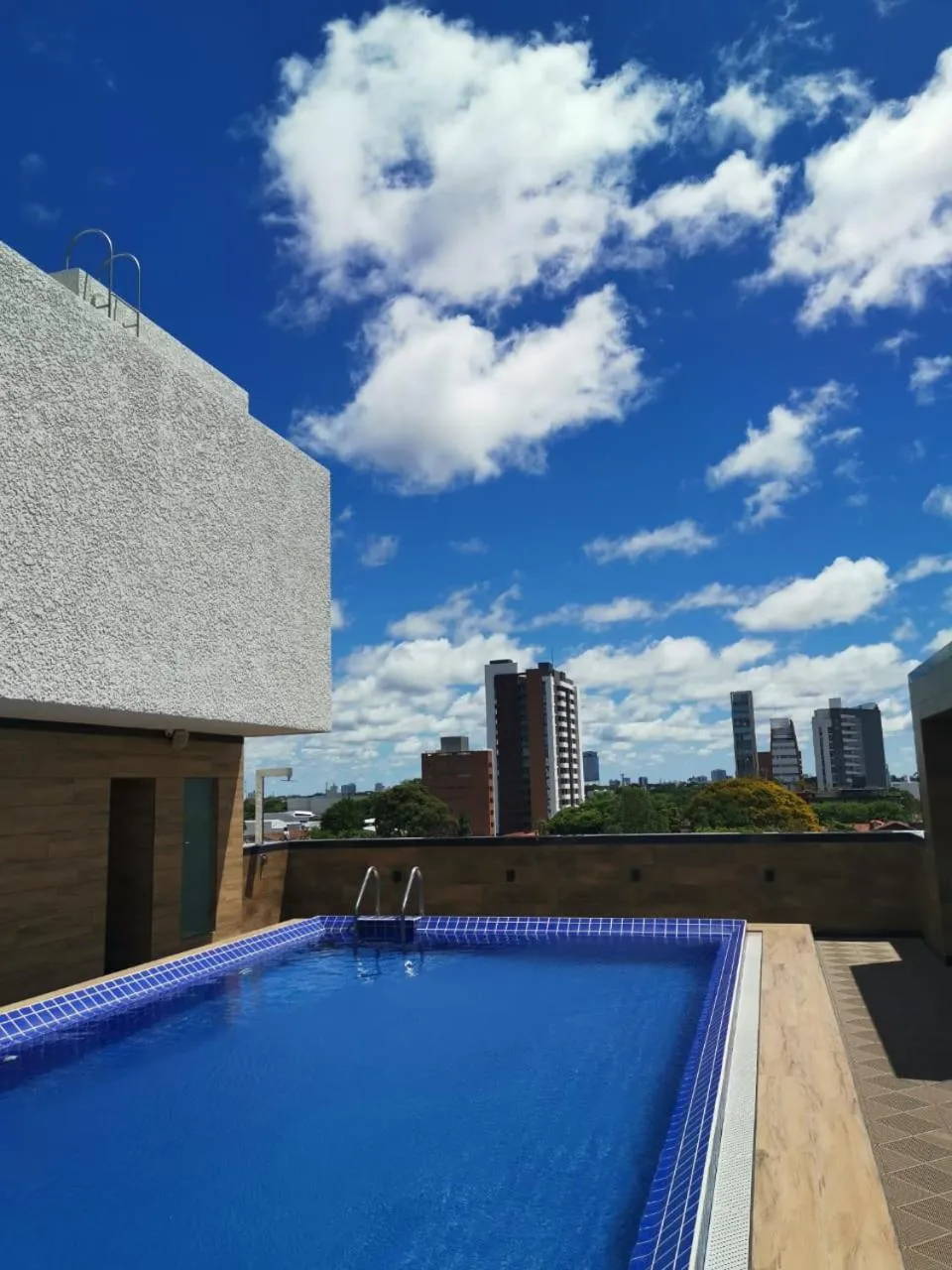 Swimming pool in TRYP by Wyndham Santa Cruz