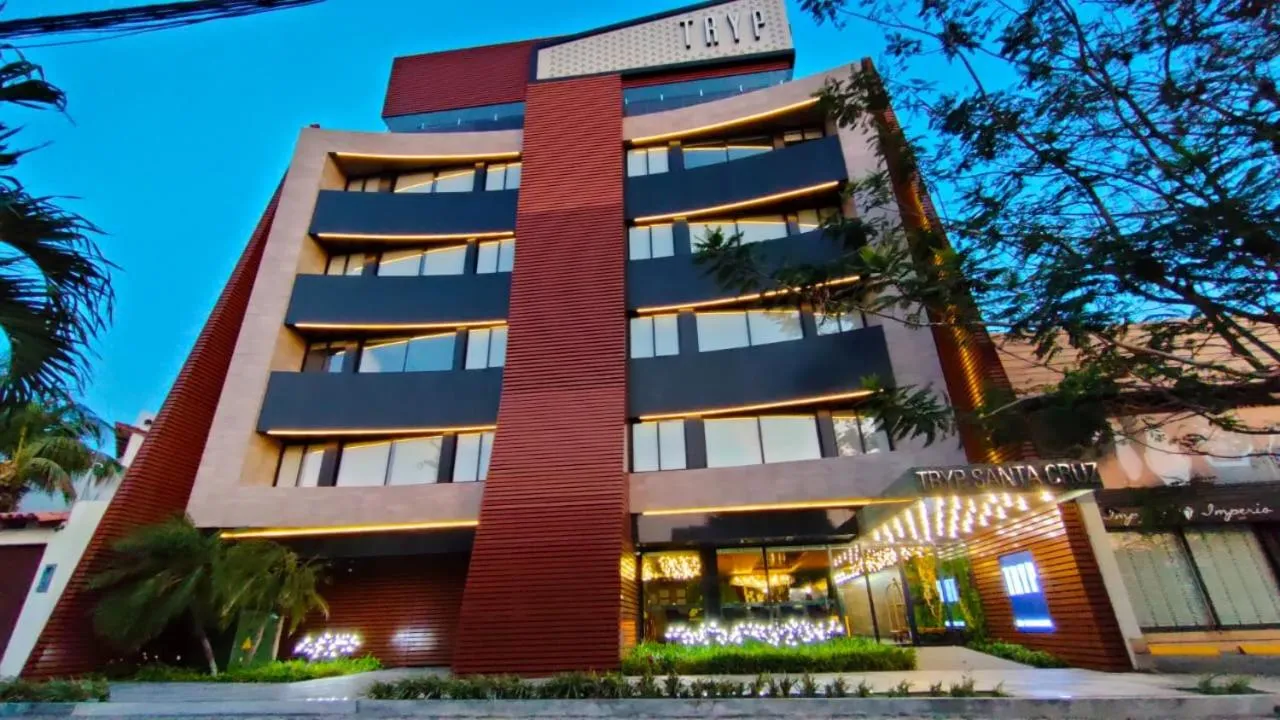 Property building in TRYP by Wyndham Santa Cruz