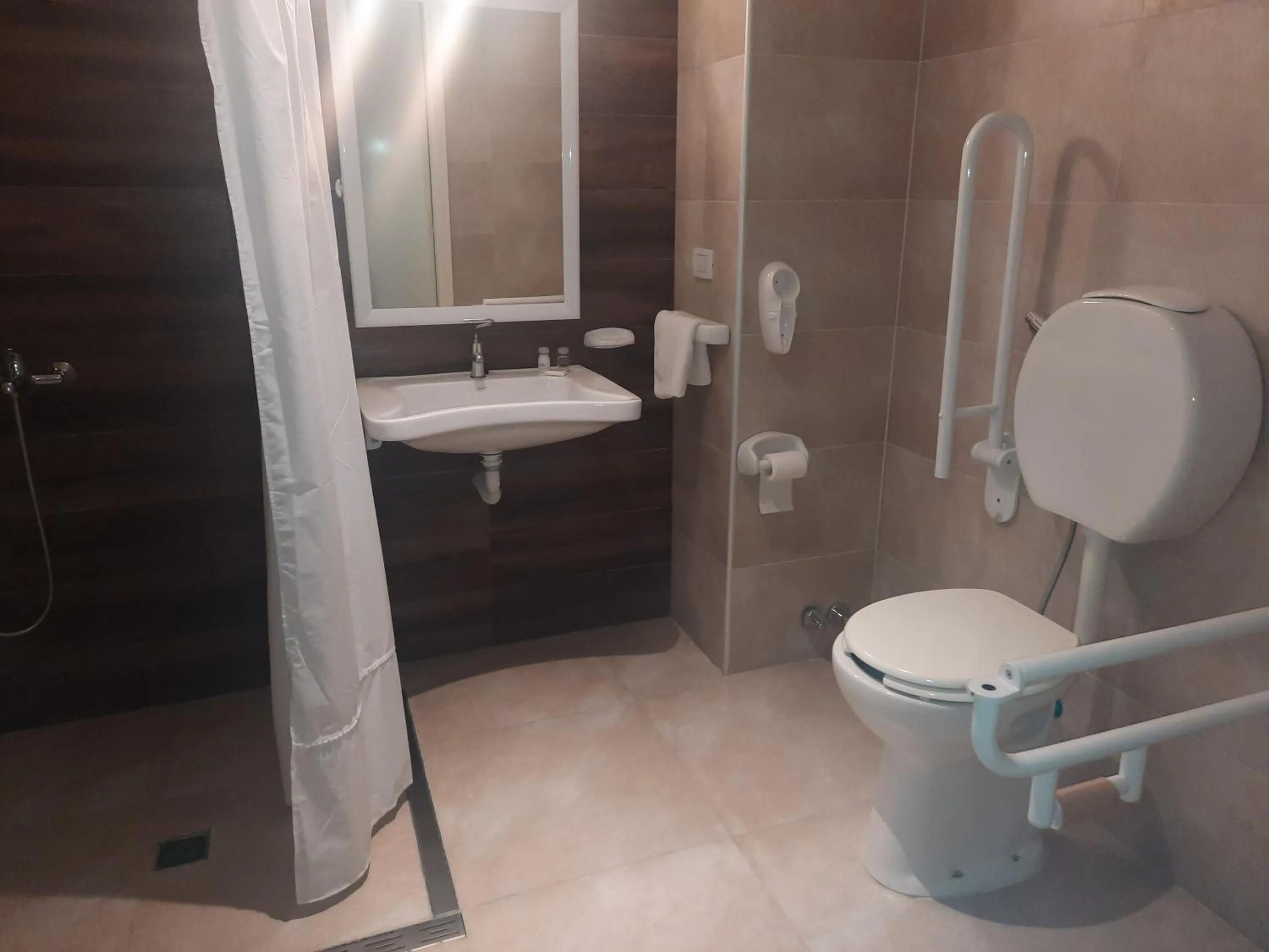 Howard Johnson Plaza & Convention Center Spa La Plata