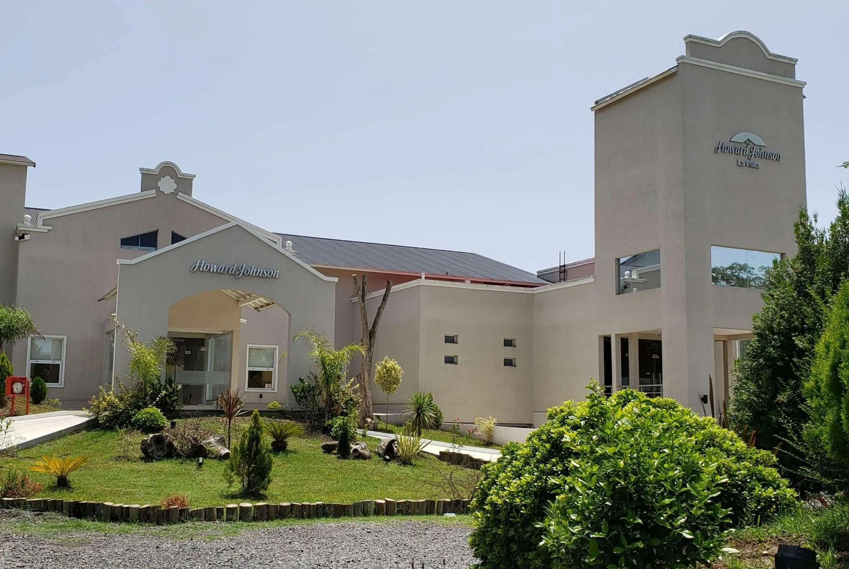 Property building in Howard Johnson Plaza & Convention Center Spa La Plata