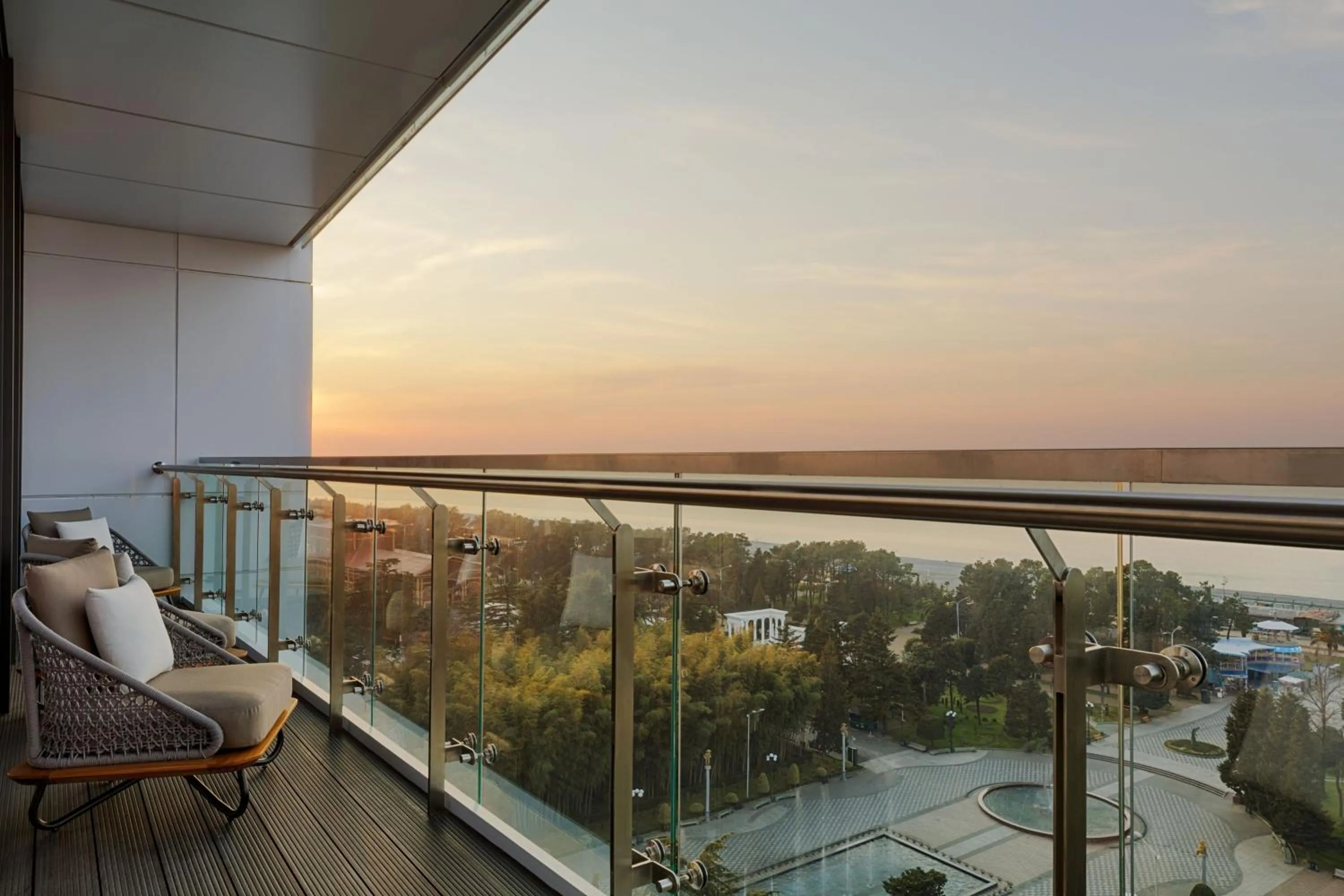 Photo of the whole room in Le Meridien Batumi