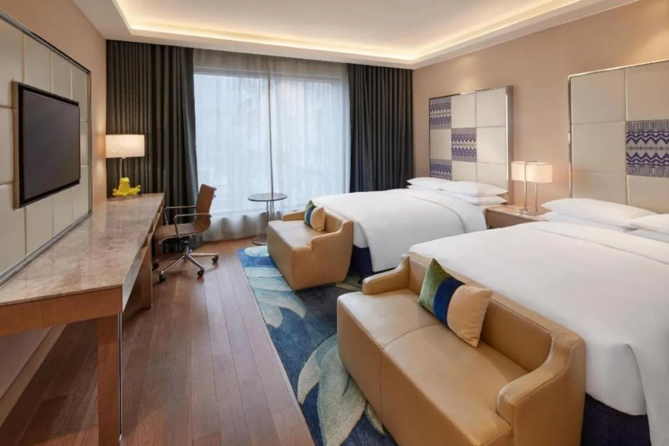 Bedroom, Bed in Renaissance Dhaka Gulshan Hotel