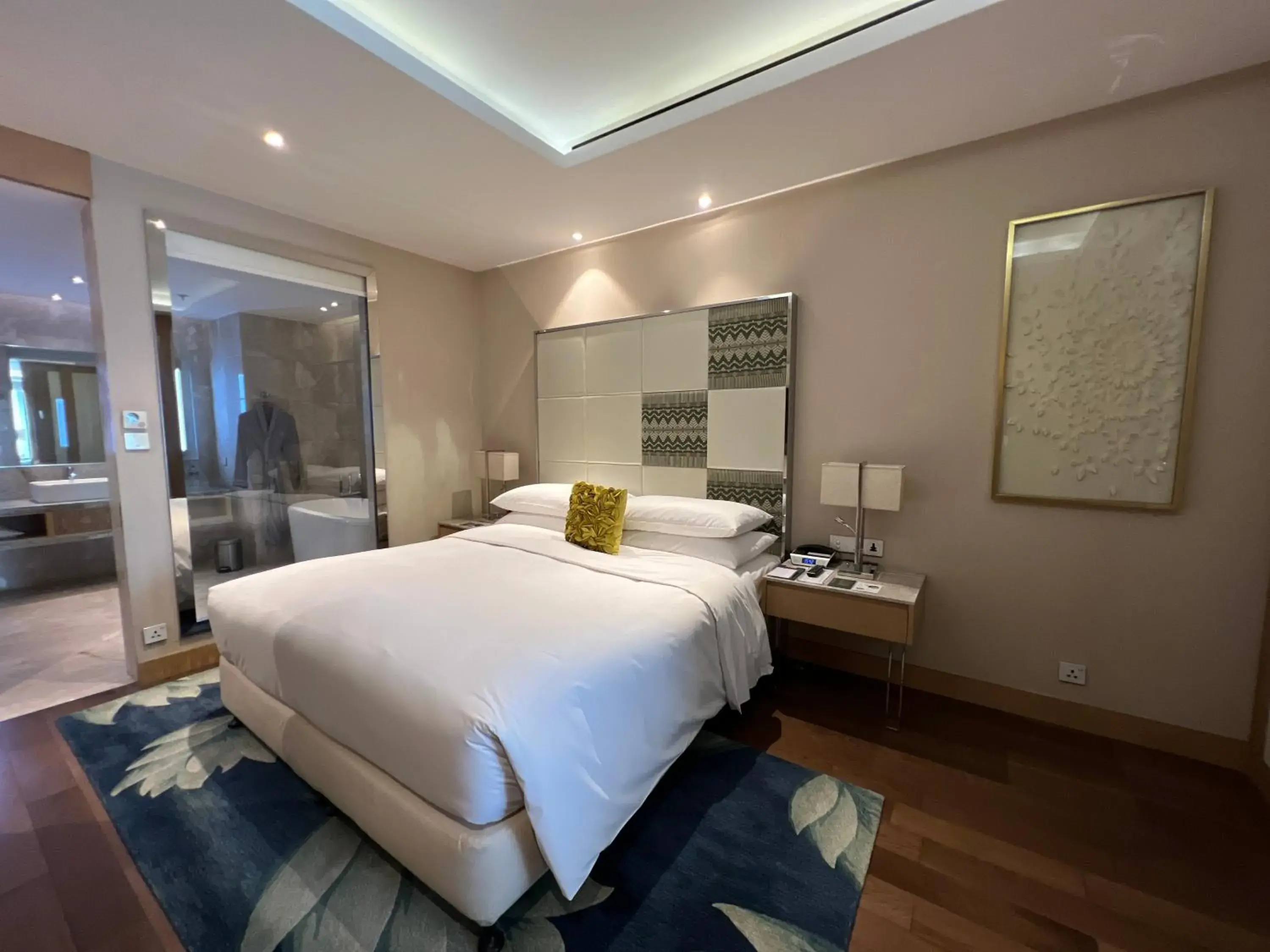 Suite, Club lounge access, 1 King in Renaissance Dhaka Gulshan Hotel Suite, Club lounge access, 1 King in Renaissance Dhaka Gulshan Hotel