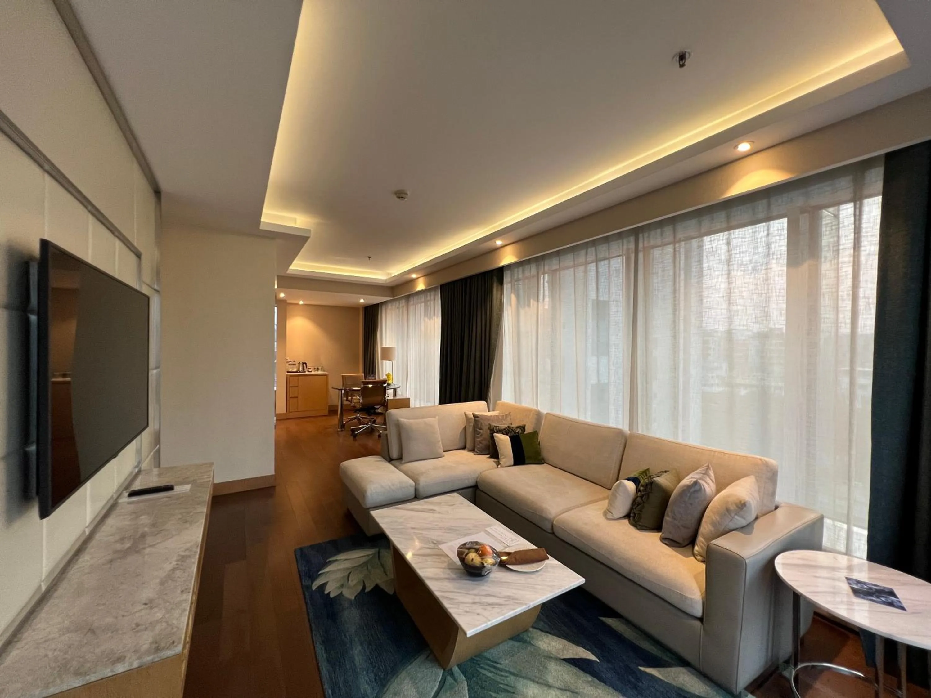 Living room in Renaissance Dhaka Gulshan Hotel